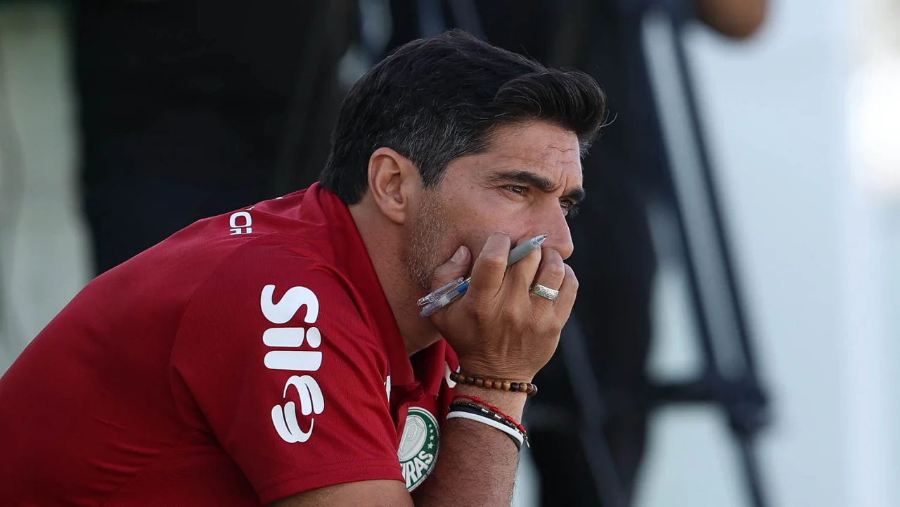 Abel aproveita jogos-treino do Palmeiras para avaliar base e ajustar o time para o segundo semestre