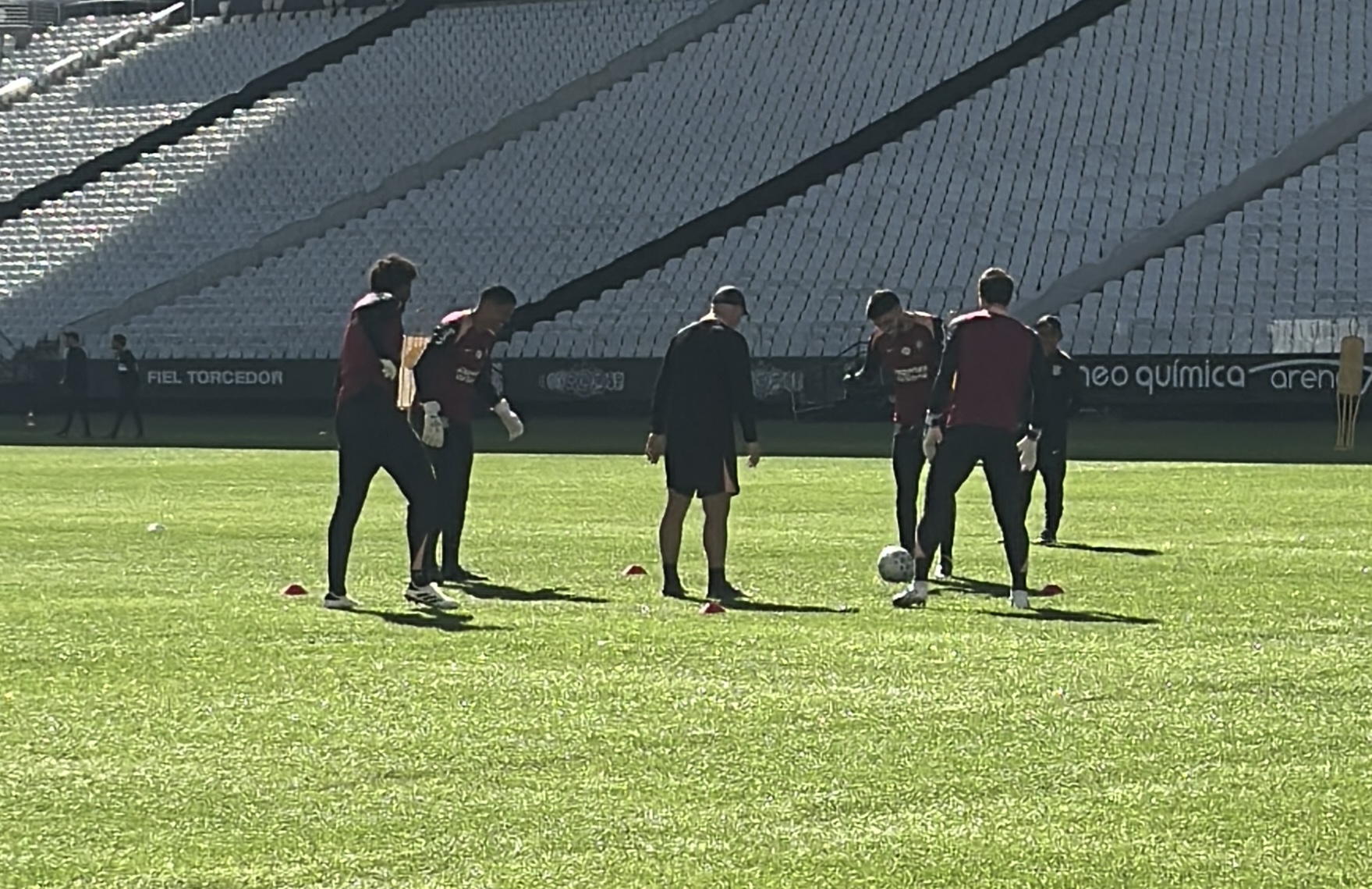 Corinthians se reapresenta com treino na Arena antes de enfrentar o Remo em retorno