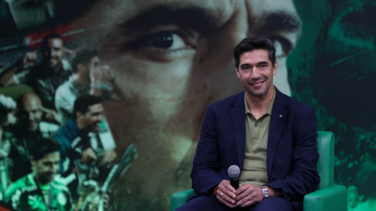 Abel agradece homenagem do Palmeiras e enaltece torcida