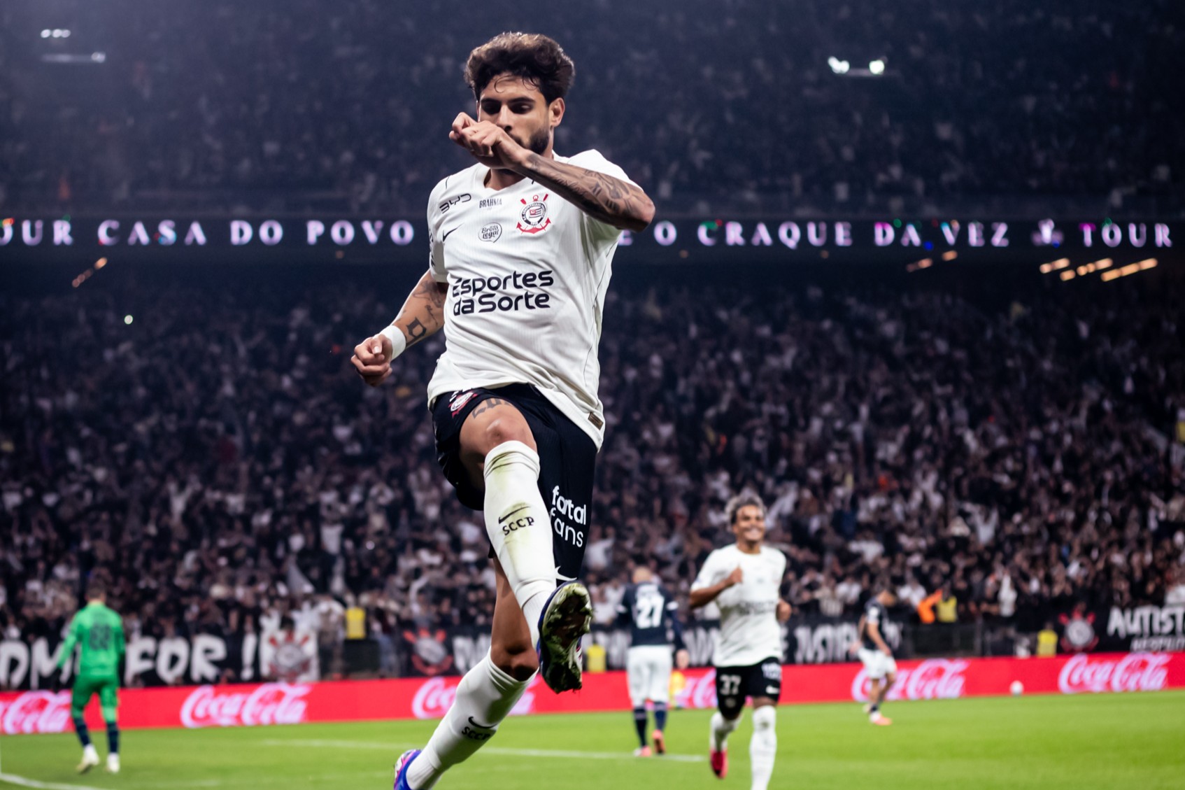 Corinthians vence Remo com dois de Yuri Alberto e se aproxima do G5 do Brasileiro