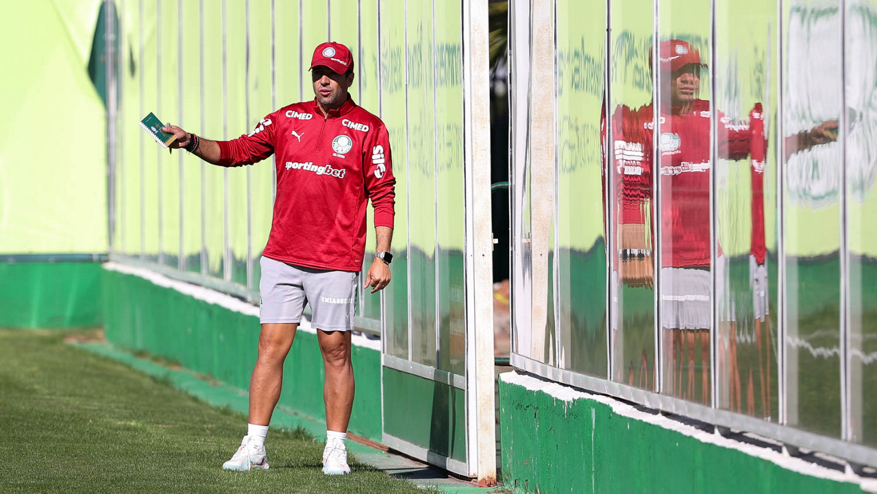 Mercado da bola do Palmeiras: veja chegadas, saídas e negociações do Verdão