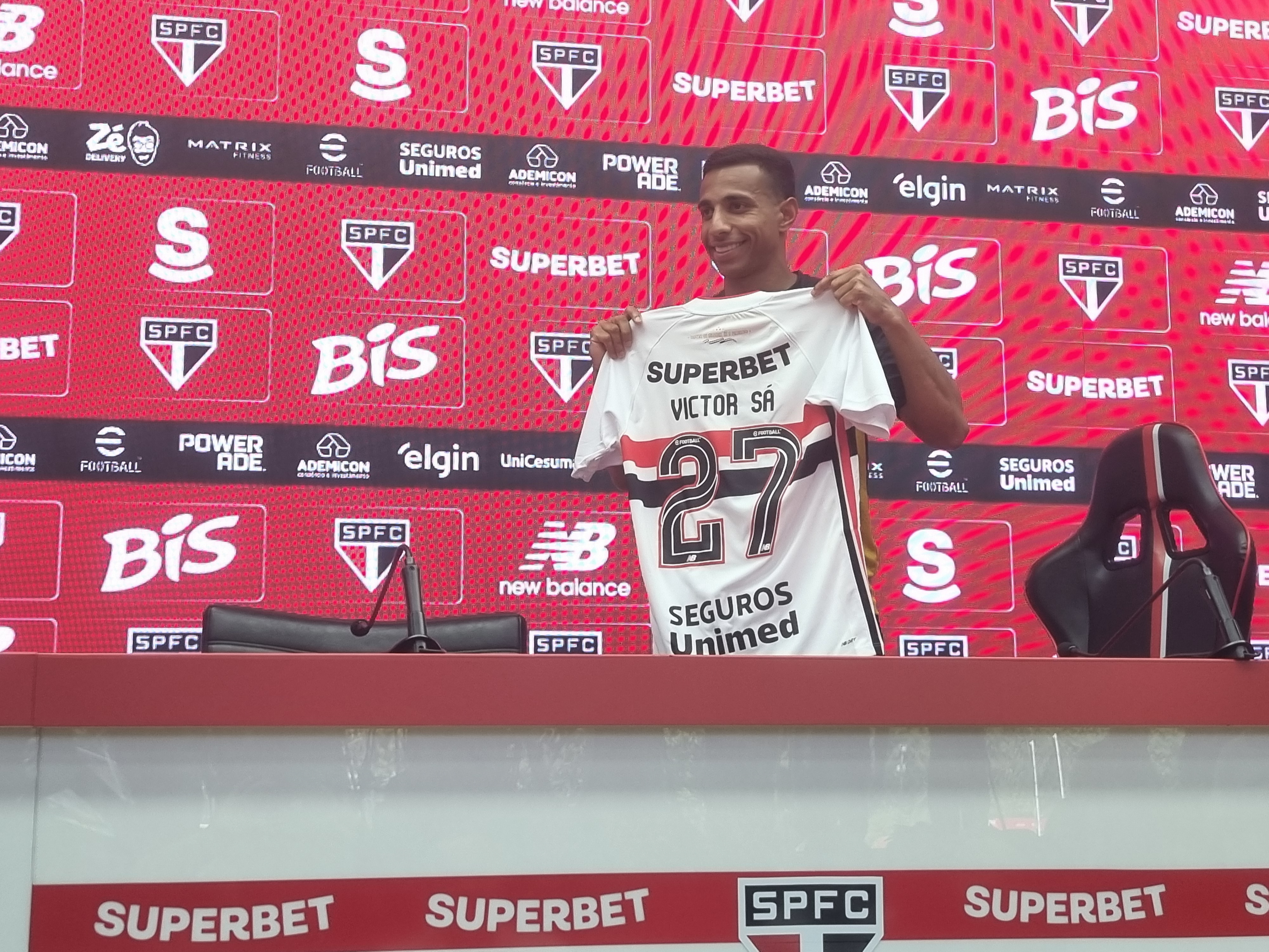 Victor Sá relembra vida na Rússia e elogia recepção no São Paulo: “Fácil de lidar”