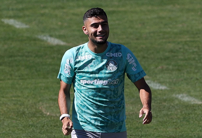 Andreas Pereira destaca ansiedade por retorno e valoriza intertemporada do Palmeiras