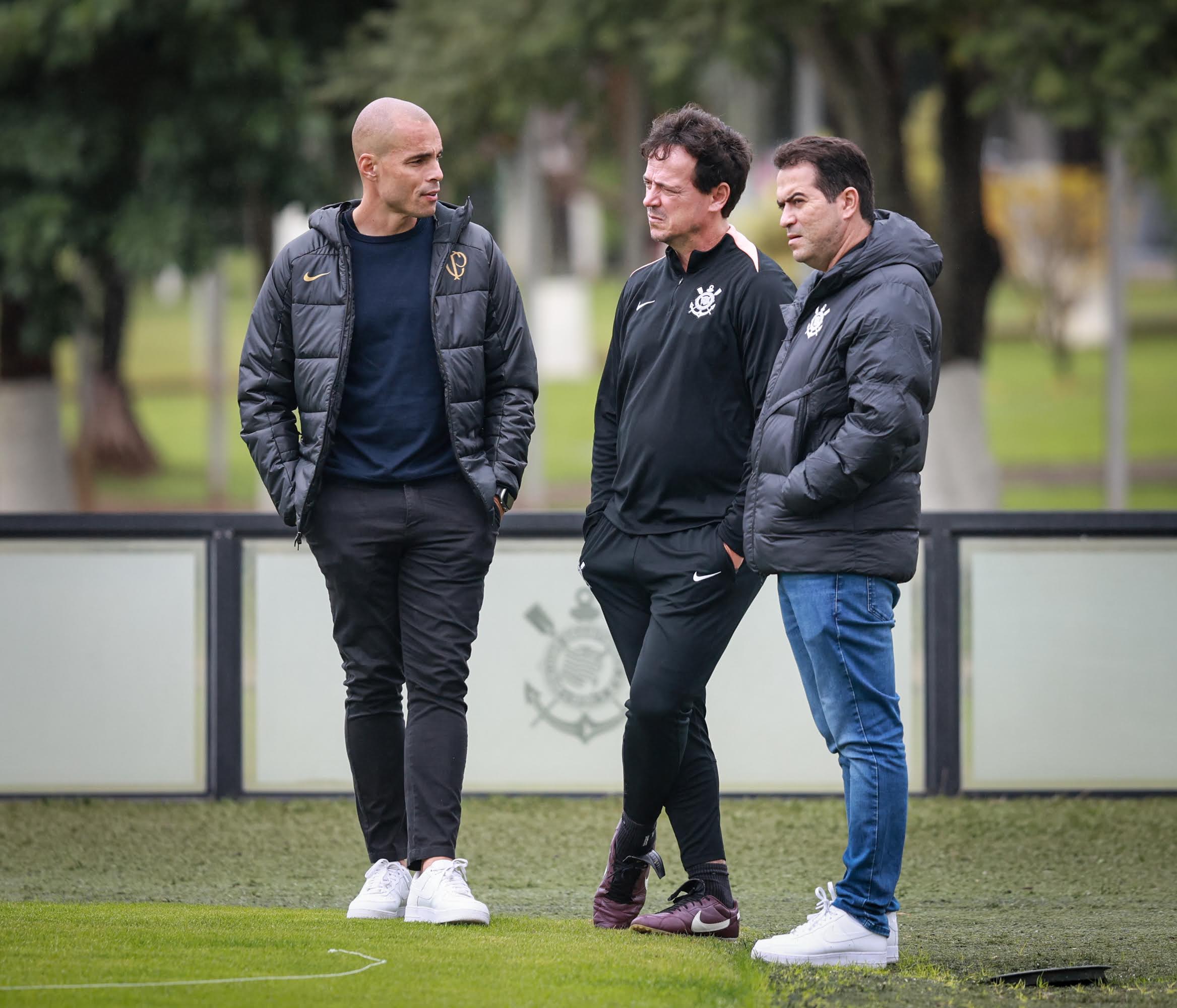 Mercado da bola do Corinthians: veja chegadas, saídas e negociações do Timão