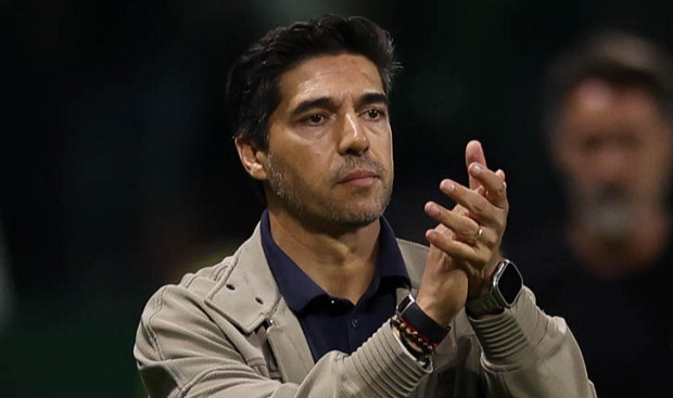 Abel Ferreira cobra mais contundência do Palmeiras após derrota: “Precisamos arriscar mais”