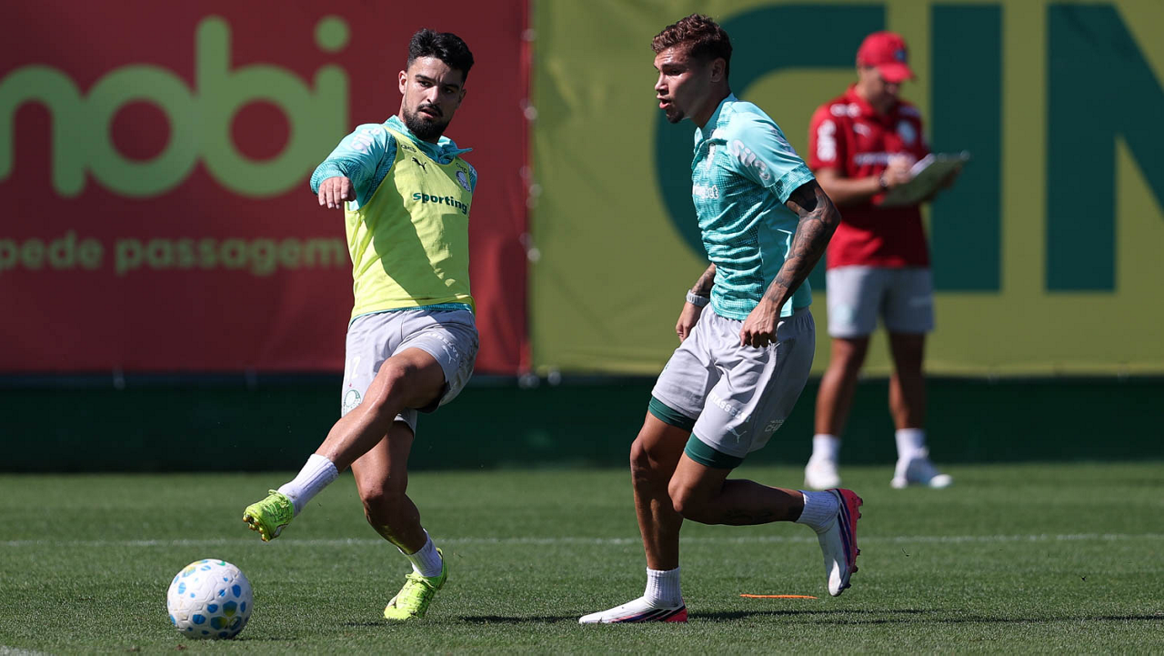 Flaco López se reapresenta após Copa e participa de treino do Palmeiras antes de pegar o Vitória