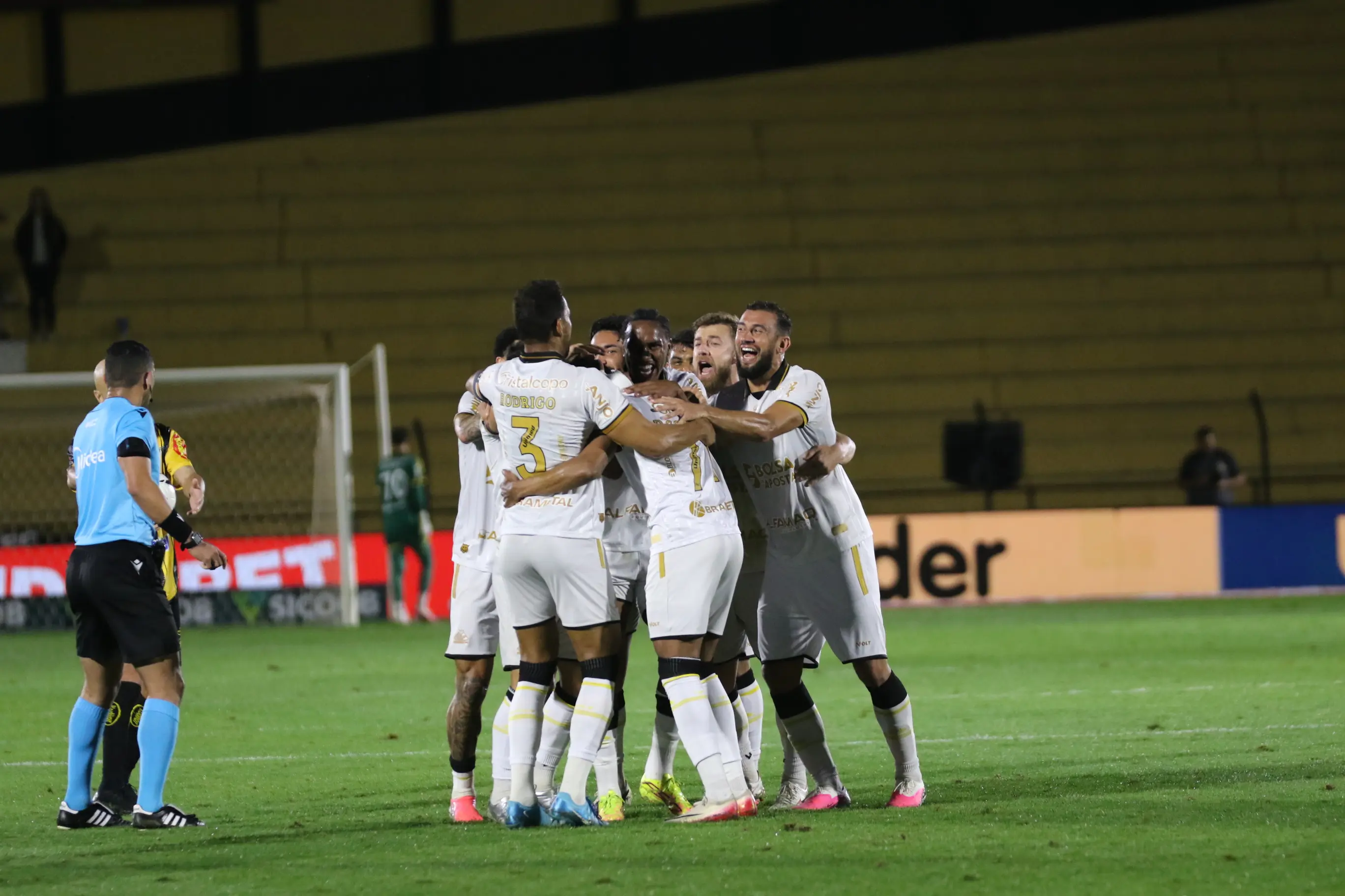 Criciúma bate Novorizontino e segue líder com invencibilidade de 14 jogos na Série B