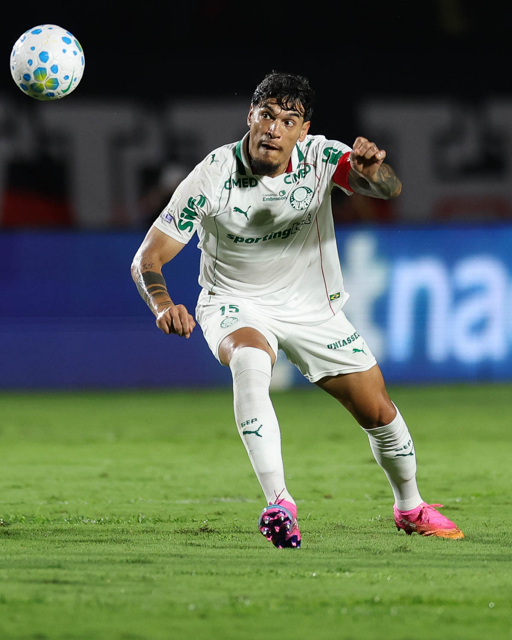 Gustavo Gómez sofre lesão na coxa e vira problema no Palmeiras para Copa do Brasil