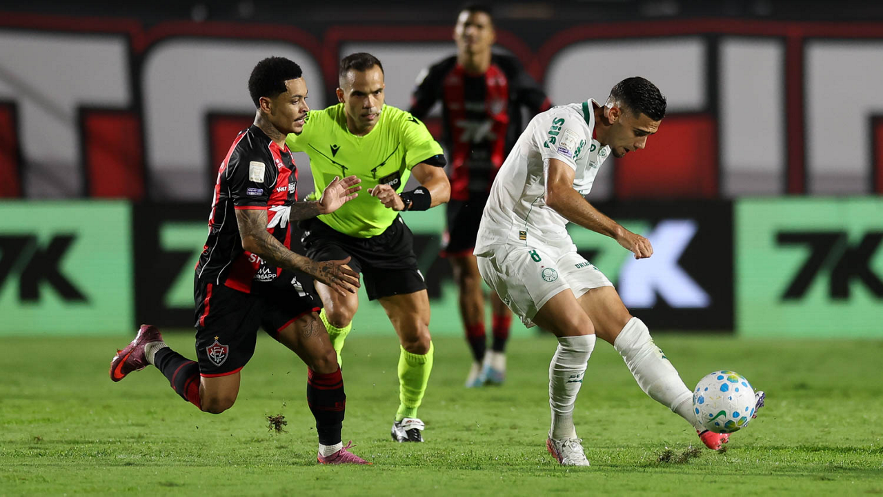 Vitória x Palmeiras: veja fotos do jogo da 21ª rodada do Brasileirão