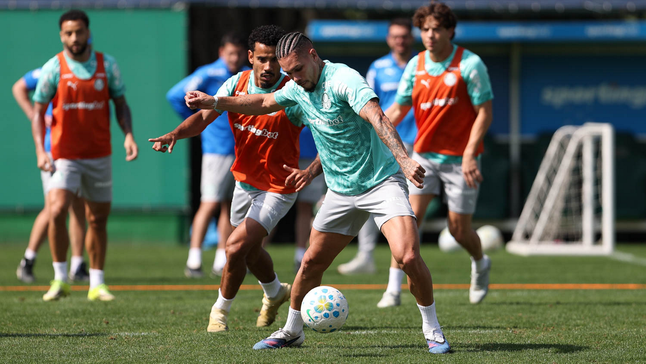 Palmeiras se reapresenta e Paulinho treina em tempo integral