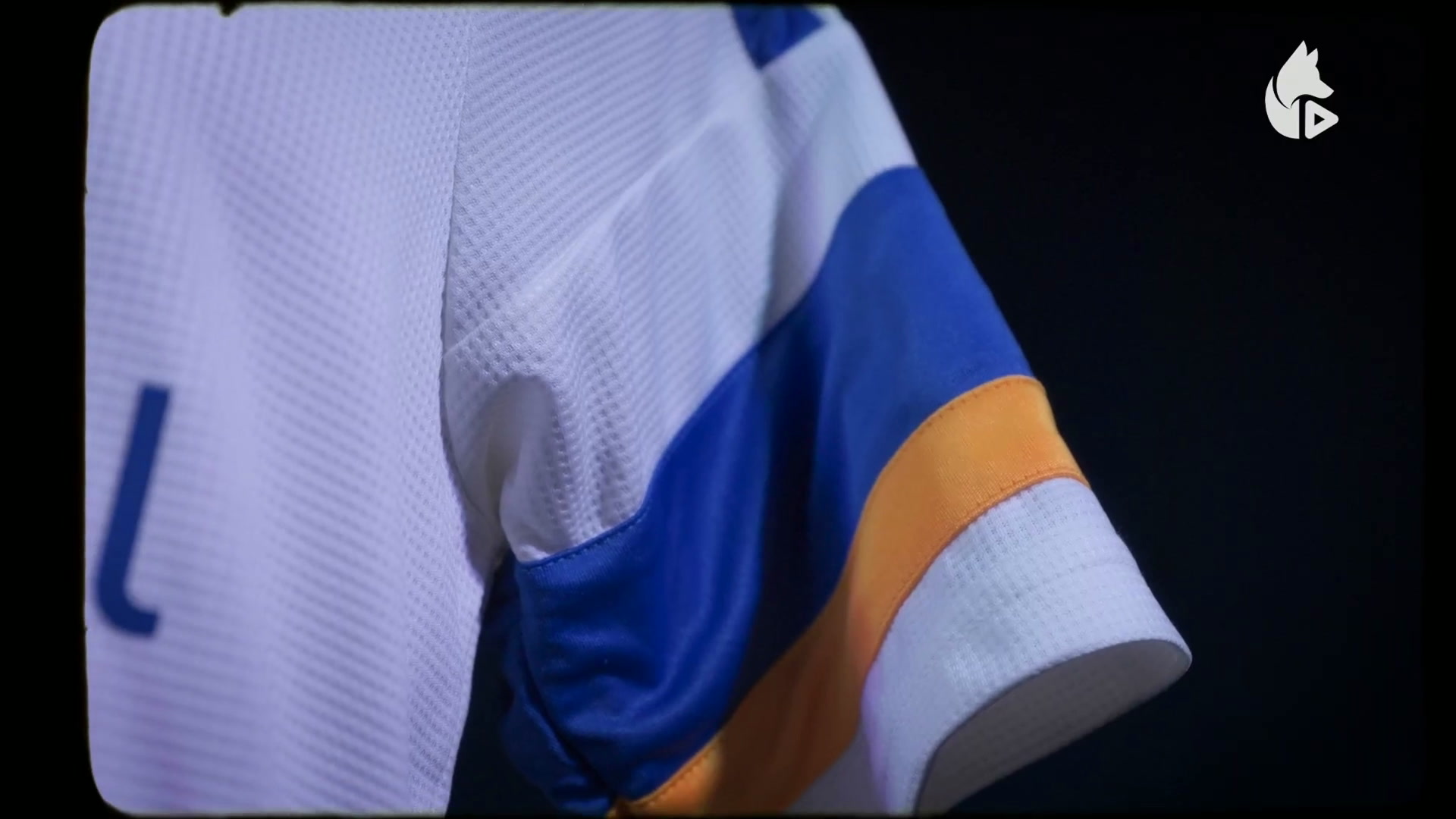 Cruzeiro divulga terceira camisa; confira