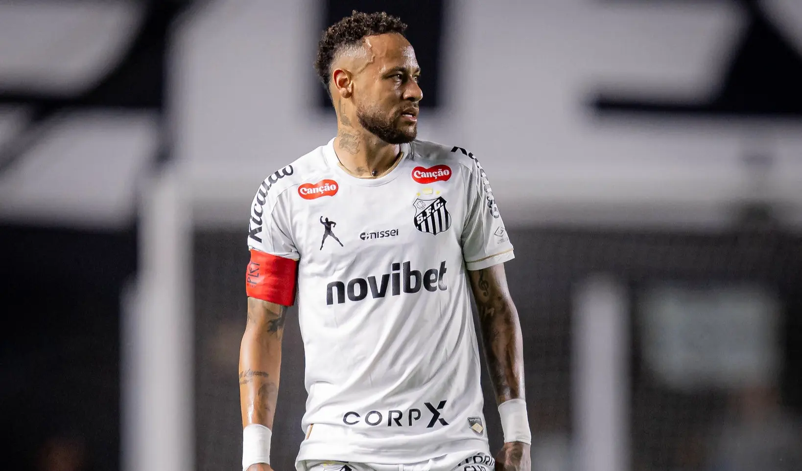 Neymar se reapresenta ao Santos com avaliações e reunião de alinhamento sobre sequência
