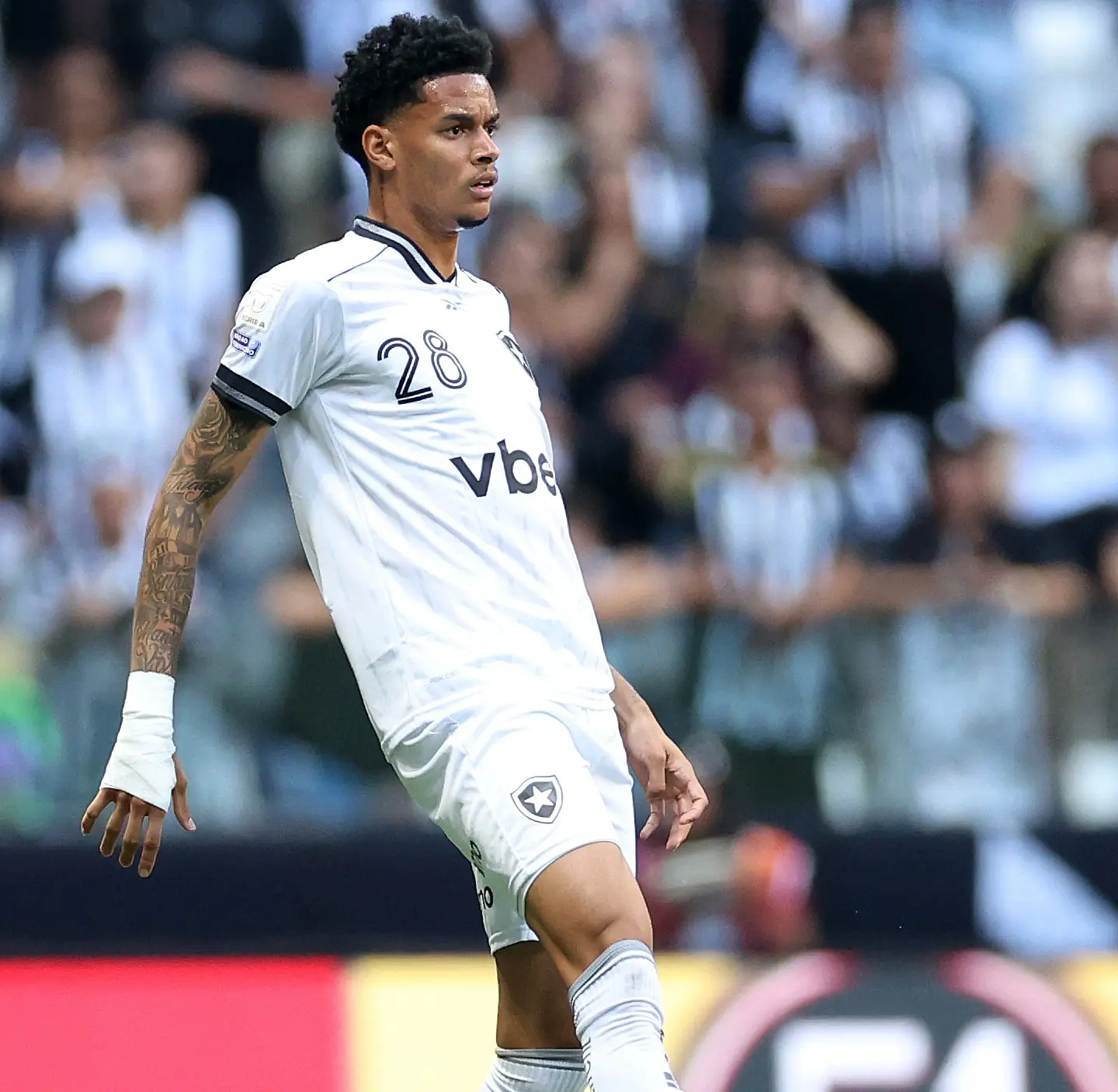 Entenda o que falta para o São Paulo fechar troca com o Botafogo por Newton