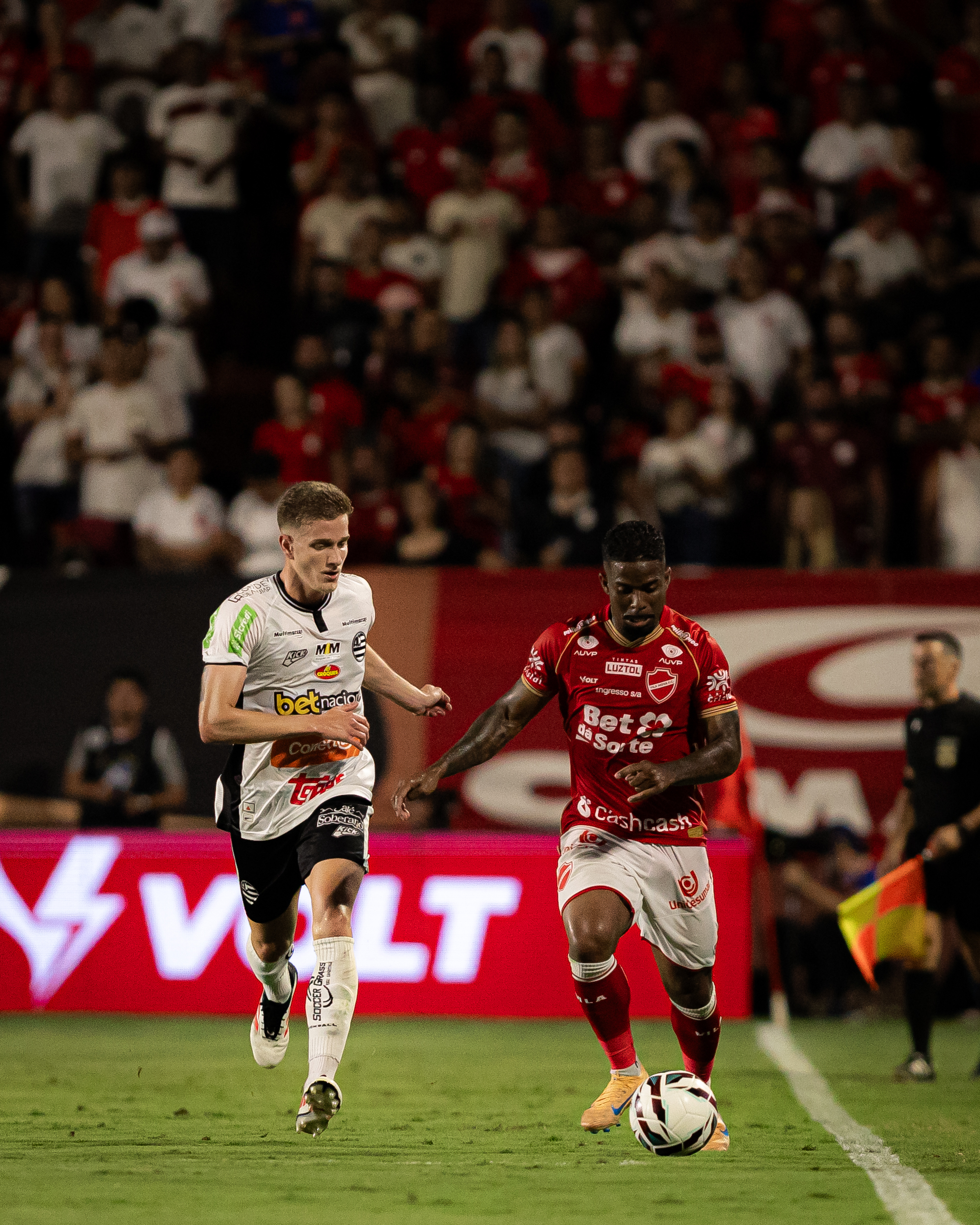 Veja fotos da partida entre Athletic e Atlético-GO pela Série B do Brasileiro