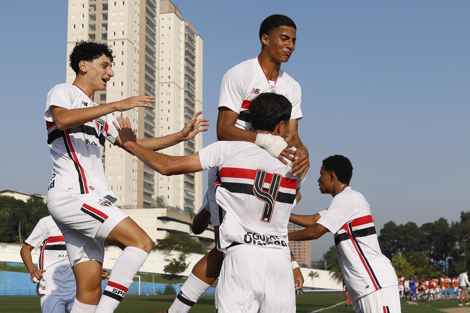 São Paulo x Atlético-MG pelo Brasileirão Sub-17: veja onde assistir e como chegam as equipes