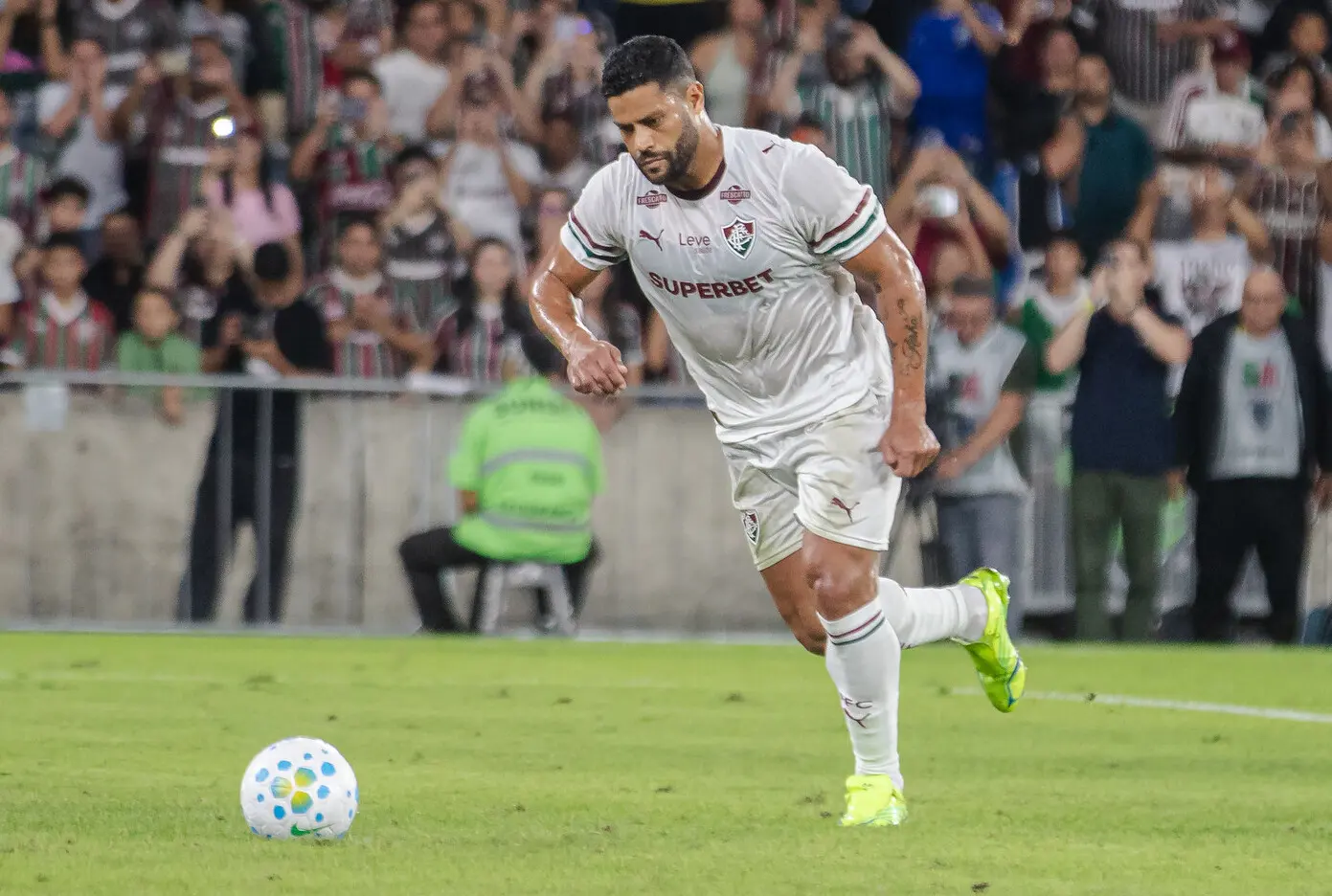 Hulk balança as redes pela primeira vez e Fluminense supera Bahia em amistoso de preparação Hulk balança as redes pela primeira vez e Fluminense supera Bahia em amistoso de preparação