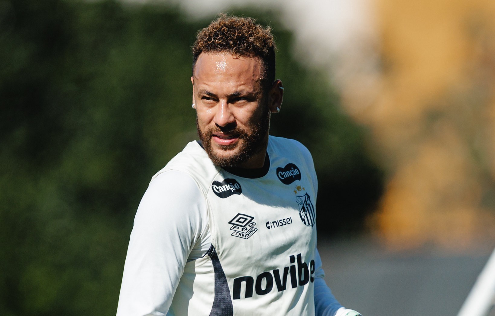 Com Neymar, Santos divulga relacionados para pegar a Chapecoense; veja lista