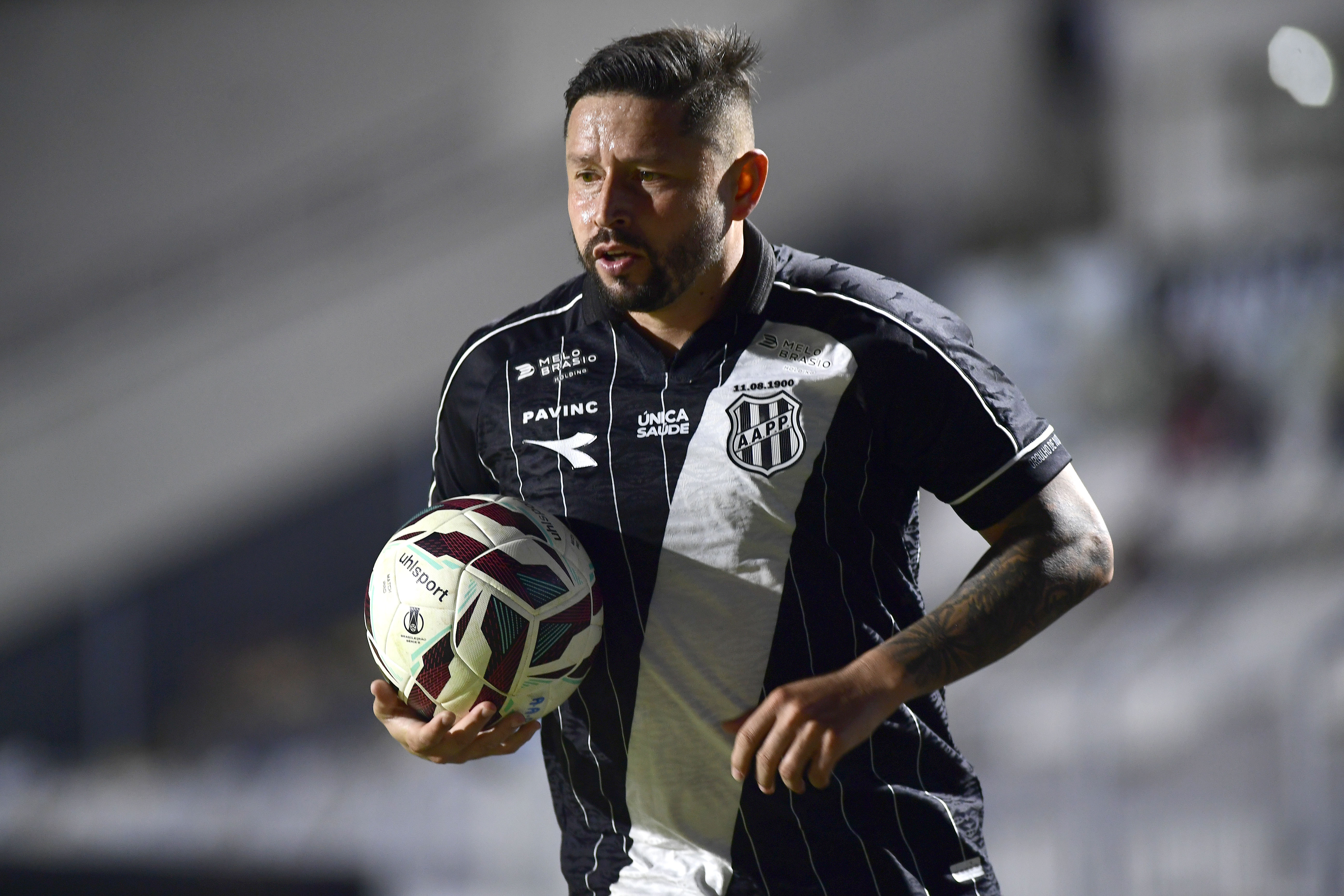 Ponte Preta x Athletic: veja prováveis escalações e onde assistir ao duelo pela Série B