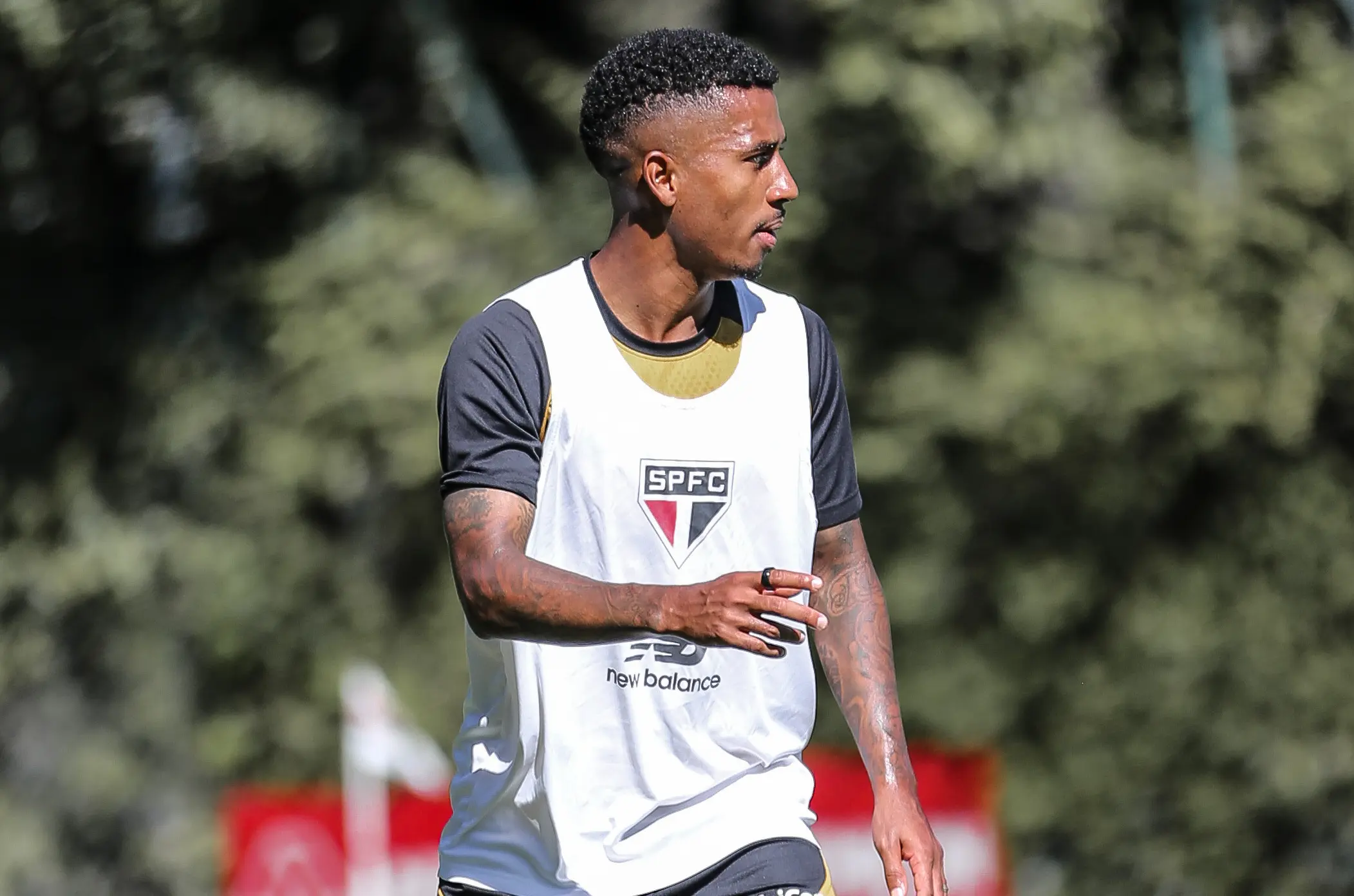 São Paulo sofre transfer ban por dívida na compra de Marcos Antônio; entenda