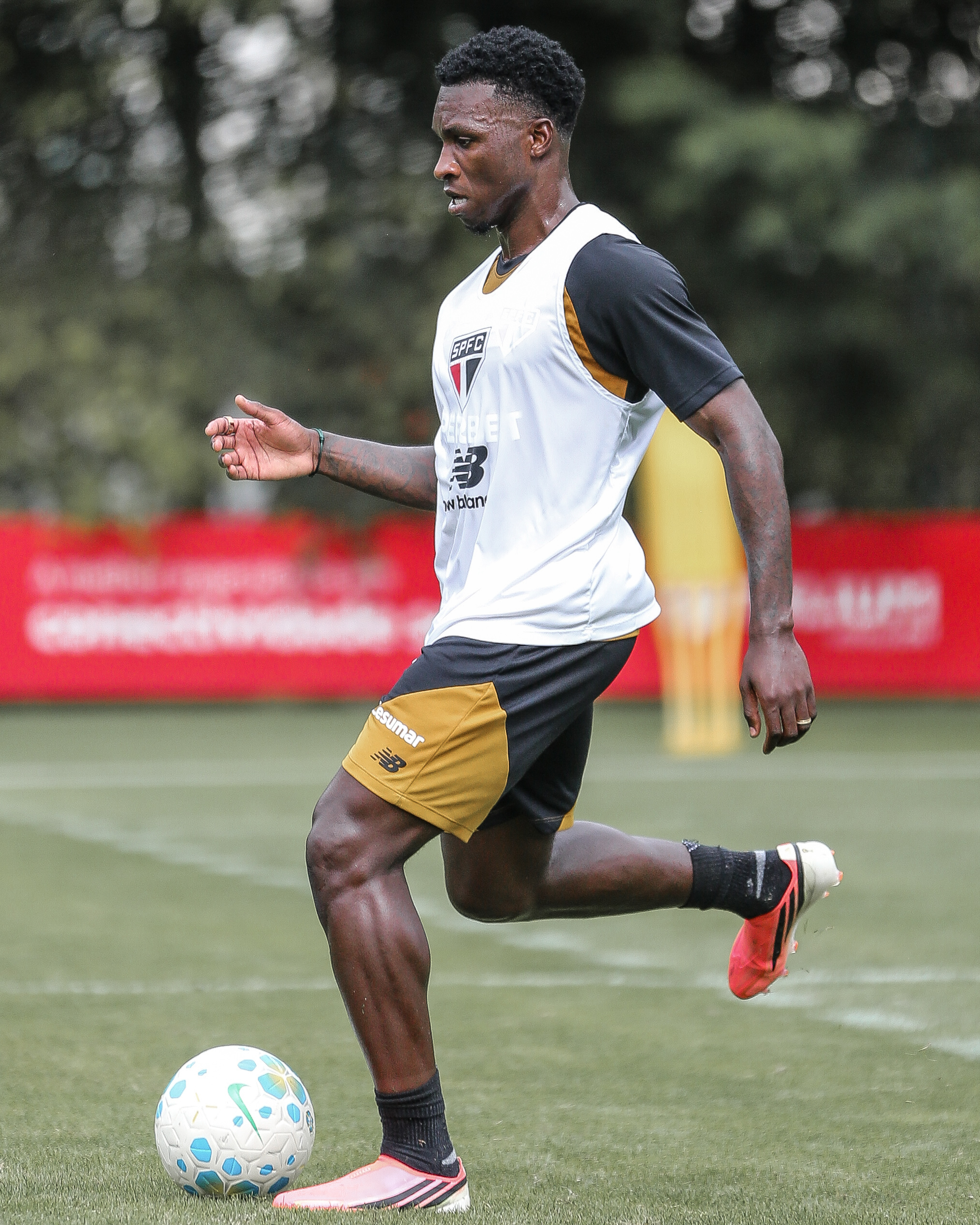 Veja galeria de fotos do treino do São Paulo nesta quinta-feira