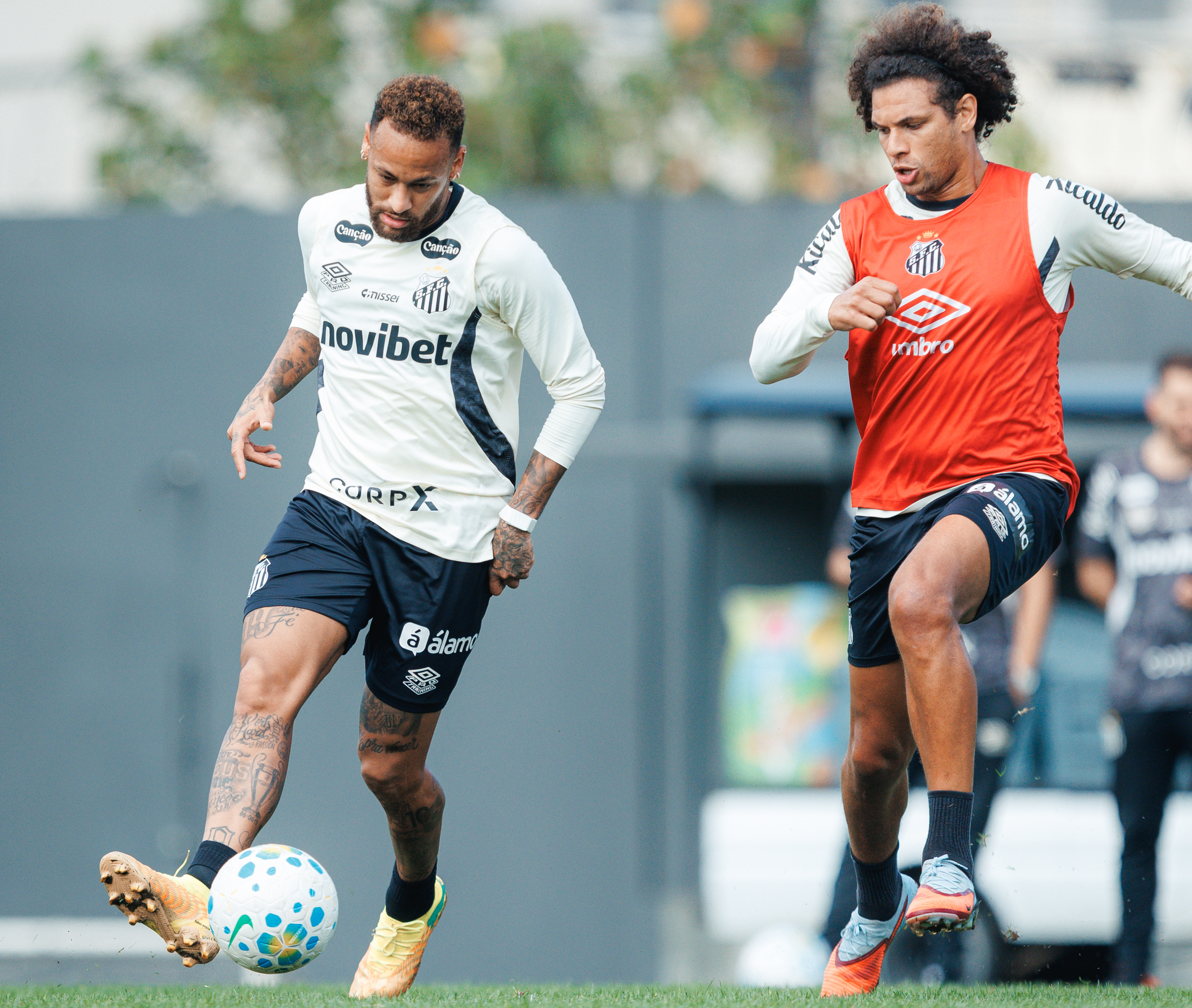 Neymar treina, e Santos abre preparação para enfrentar a Chapecoense