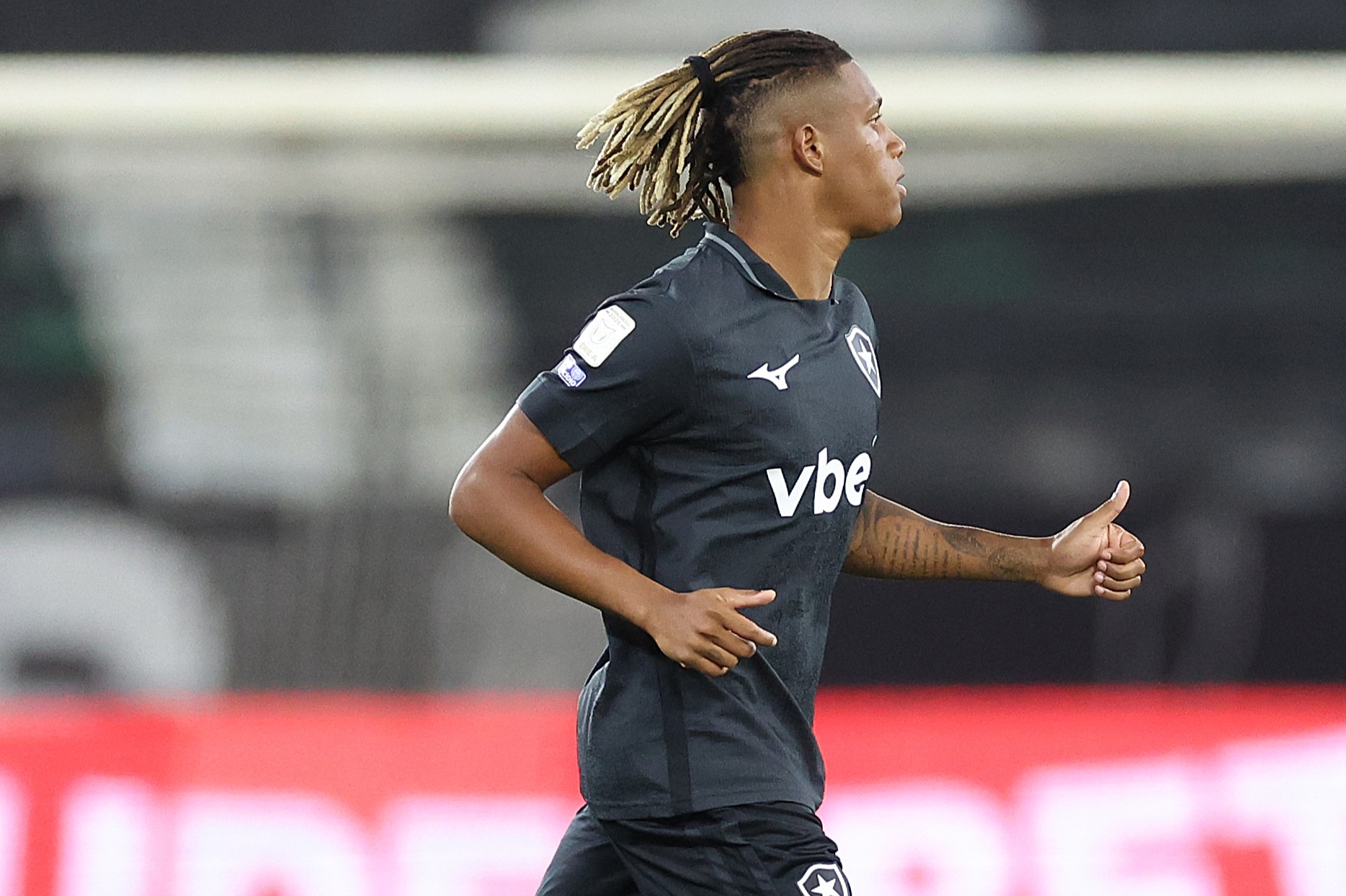 Danilo completa 13° jogo pelo Botafogo no Brasileirão e frustra Palmeiras
