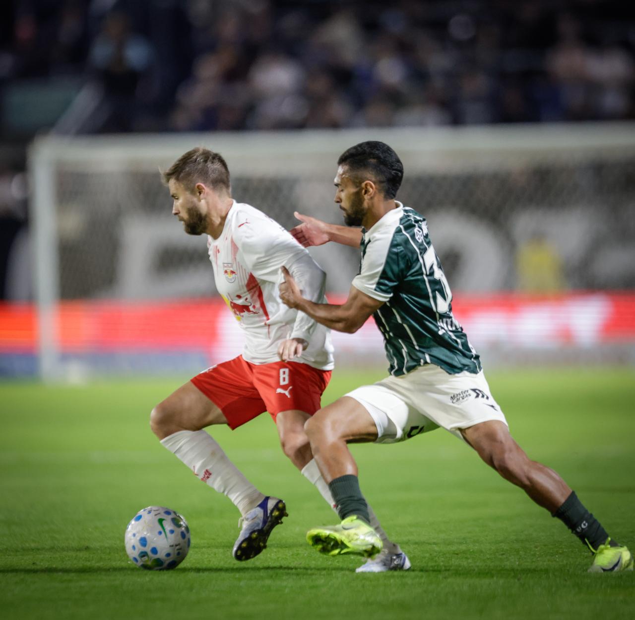 Bragantino pressiona, mas Coritiba segura empate sem gols fora de casa
