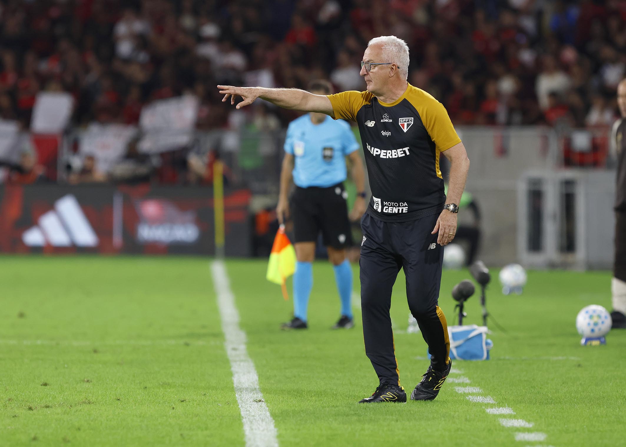 Dorival aponta confiança como chave para reação do São Paulo no Brasileiro