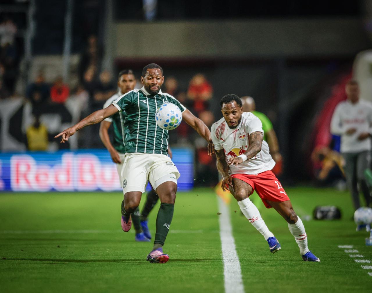 Veja as fotos do confronto entre RB Bragantino e Coritiba deste domingo