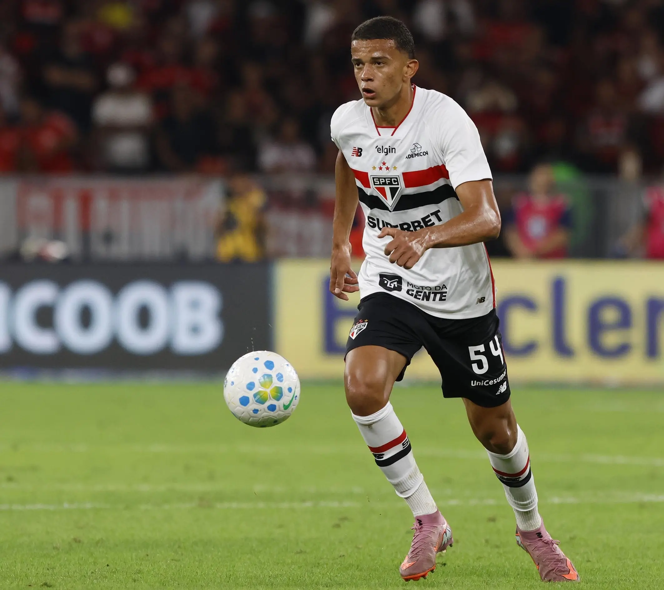 Promessa da base, Osorio aproveita brechas e ganha moral com Dorival no São Paulo