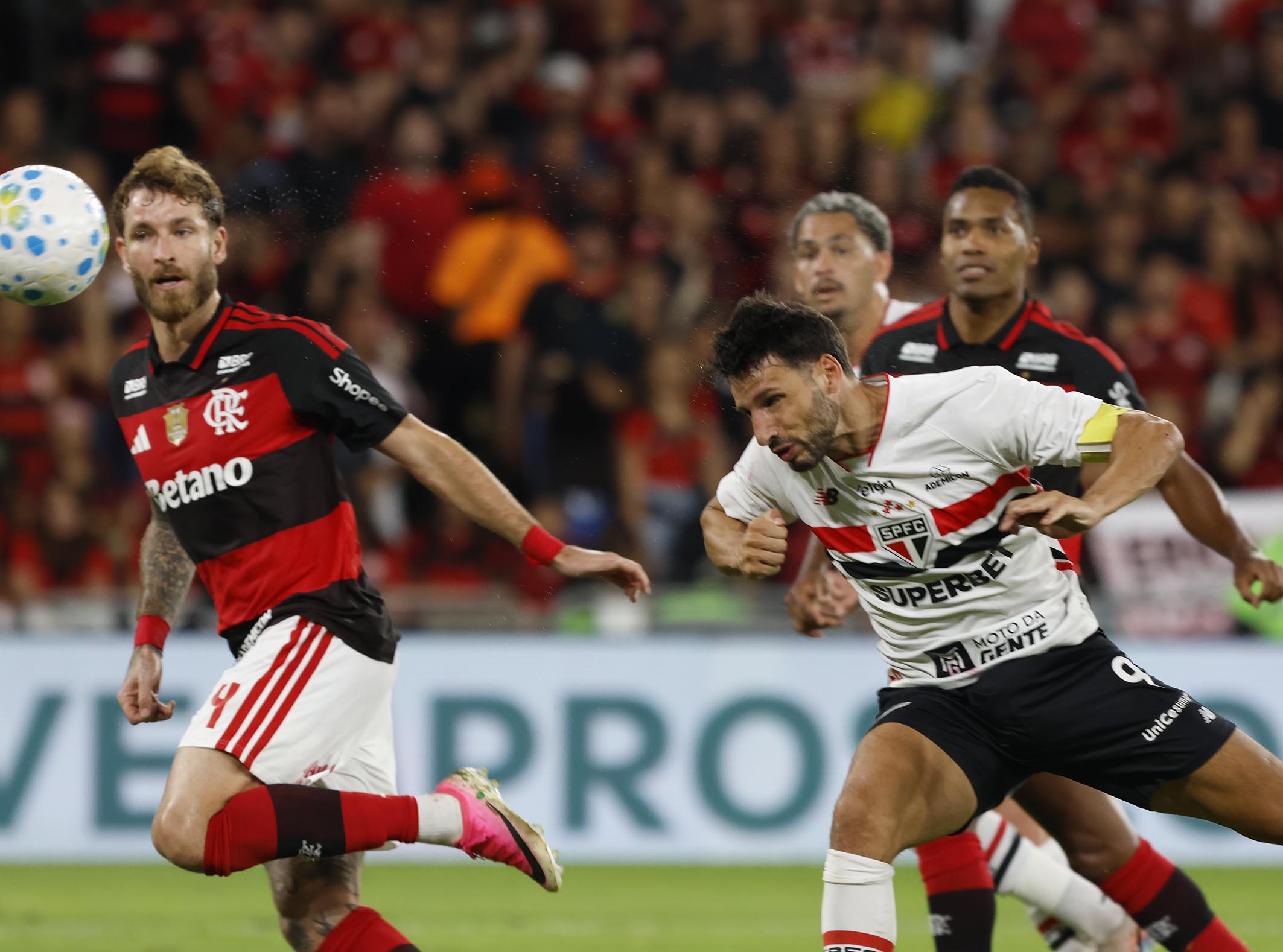 Atuações: Calleri salva o São Paulo no empate com o Flamengo