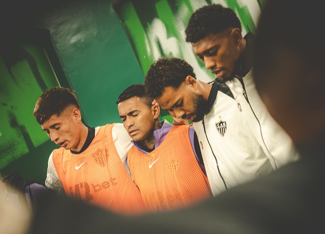 Dudu agradece carinho da torcida do Palmeiras após reencontro em vitória do Atlético-MG: “Muito especial”