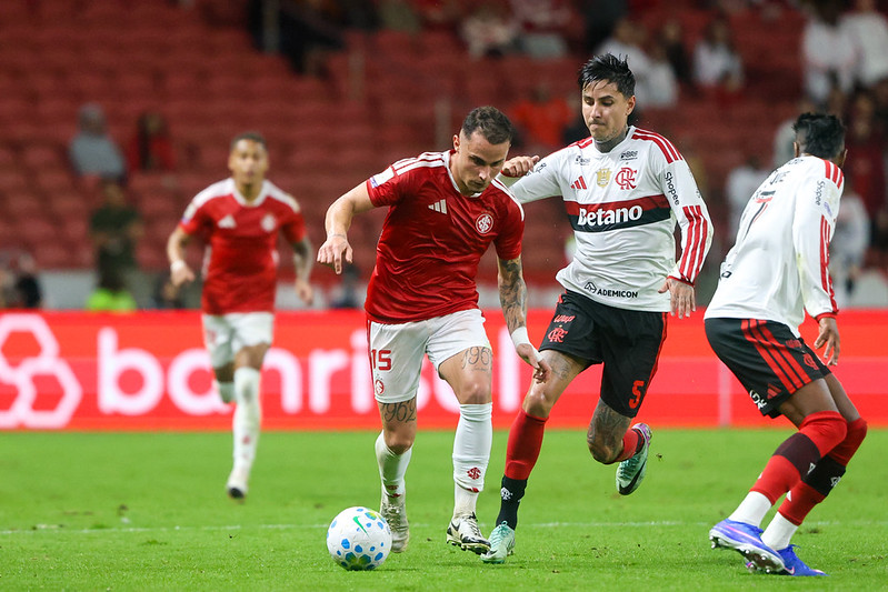Torcedores criticam Flamengo após empate e pressionam Jardim