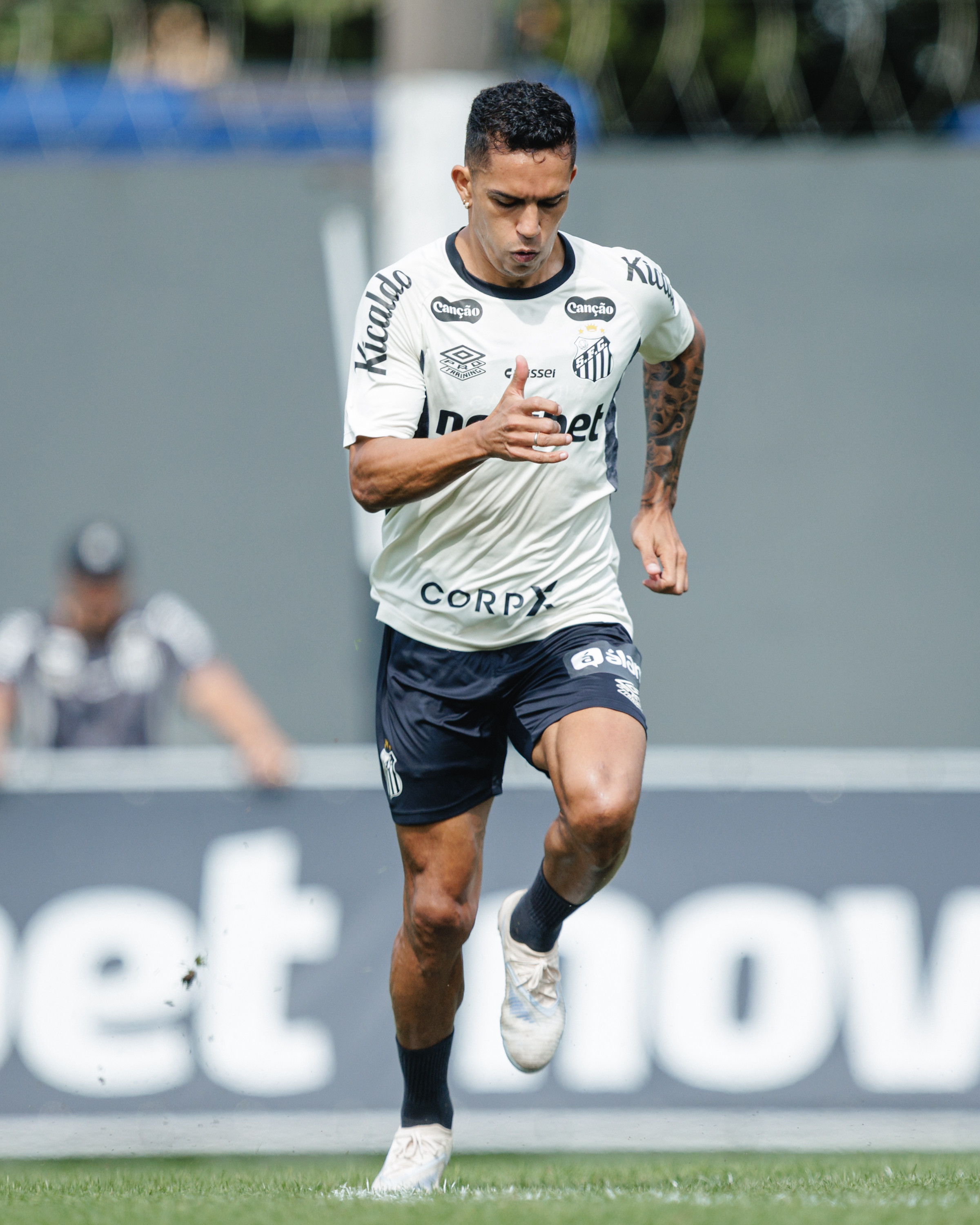 Veja fotos da reapresentação do Santos nesta quinta-feira no CT Rei Pelé