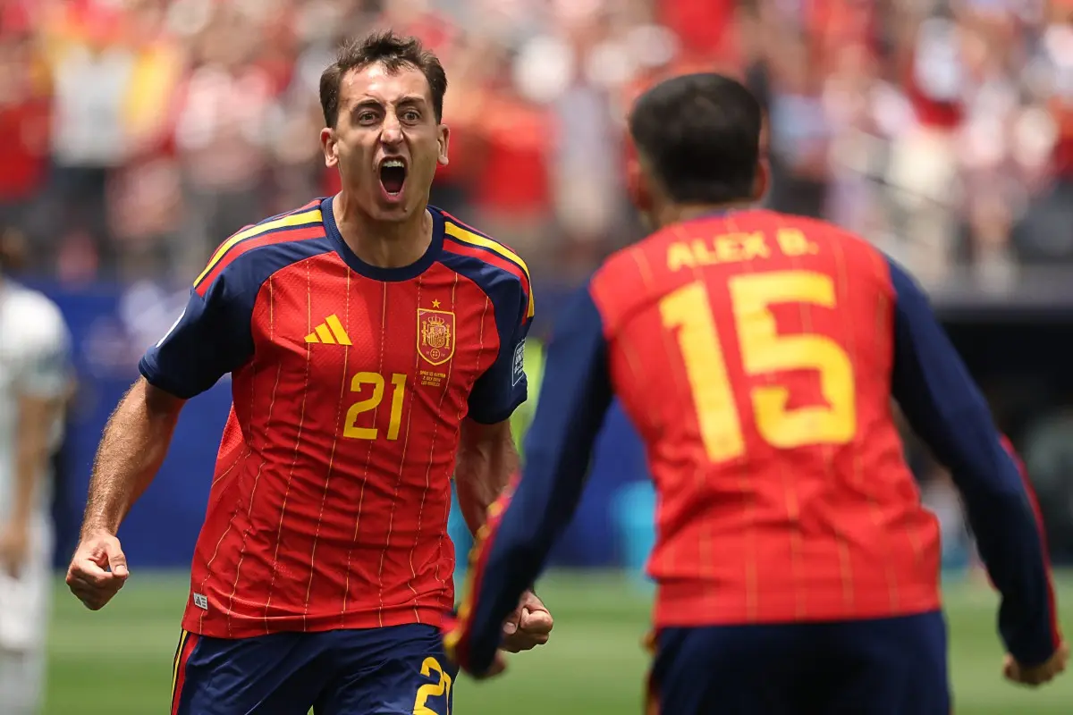 Com dois de Oyarzabal, Espanha vence Áustria e avança às oitavas da Copa