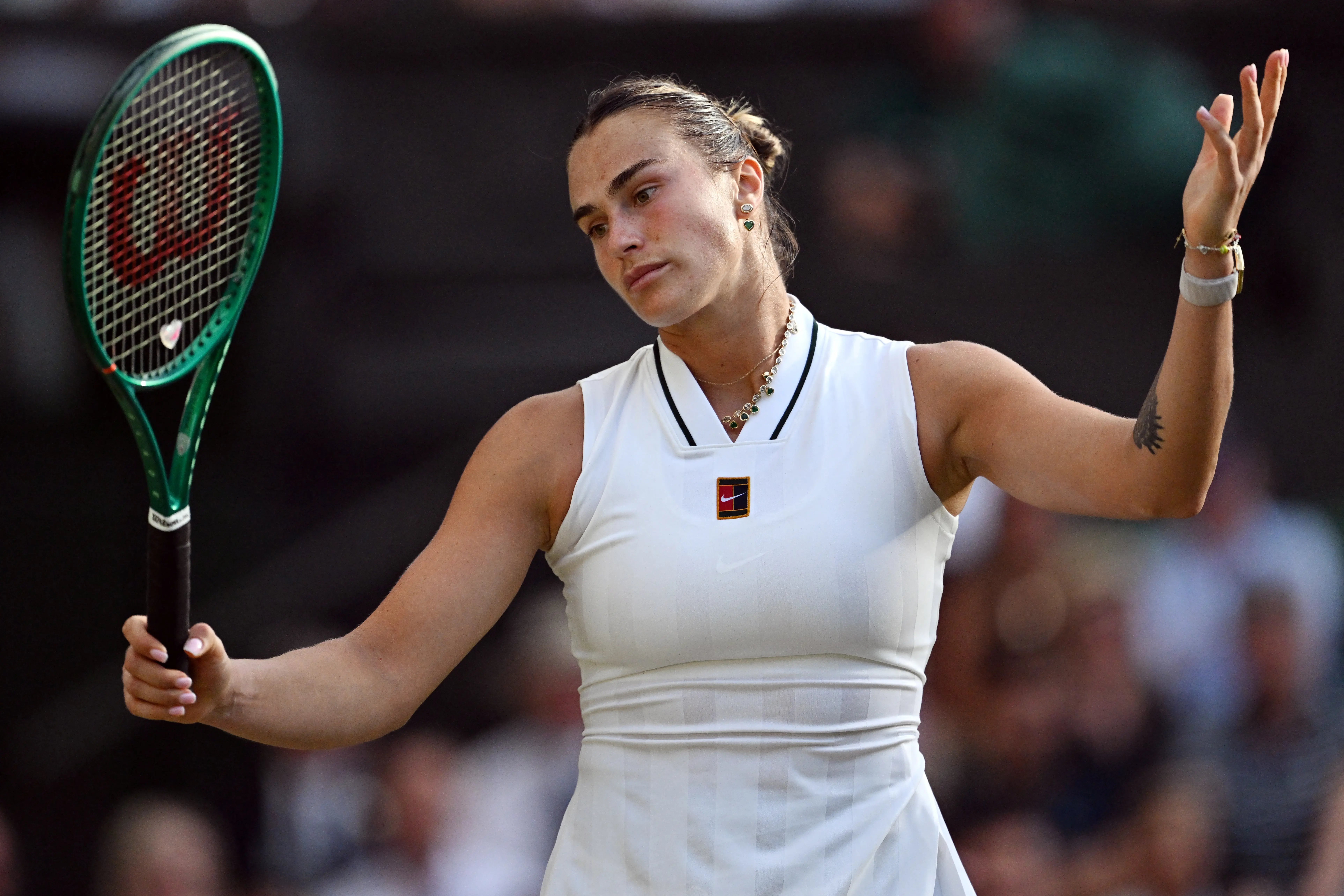 "Quero ficar bêbada e esquecer o tênis", diz Sabalenka após eliminação em Wimbledon