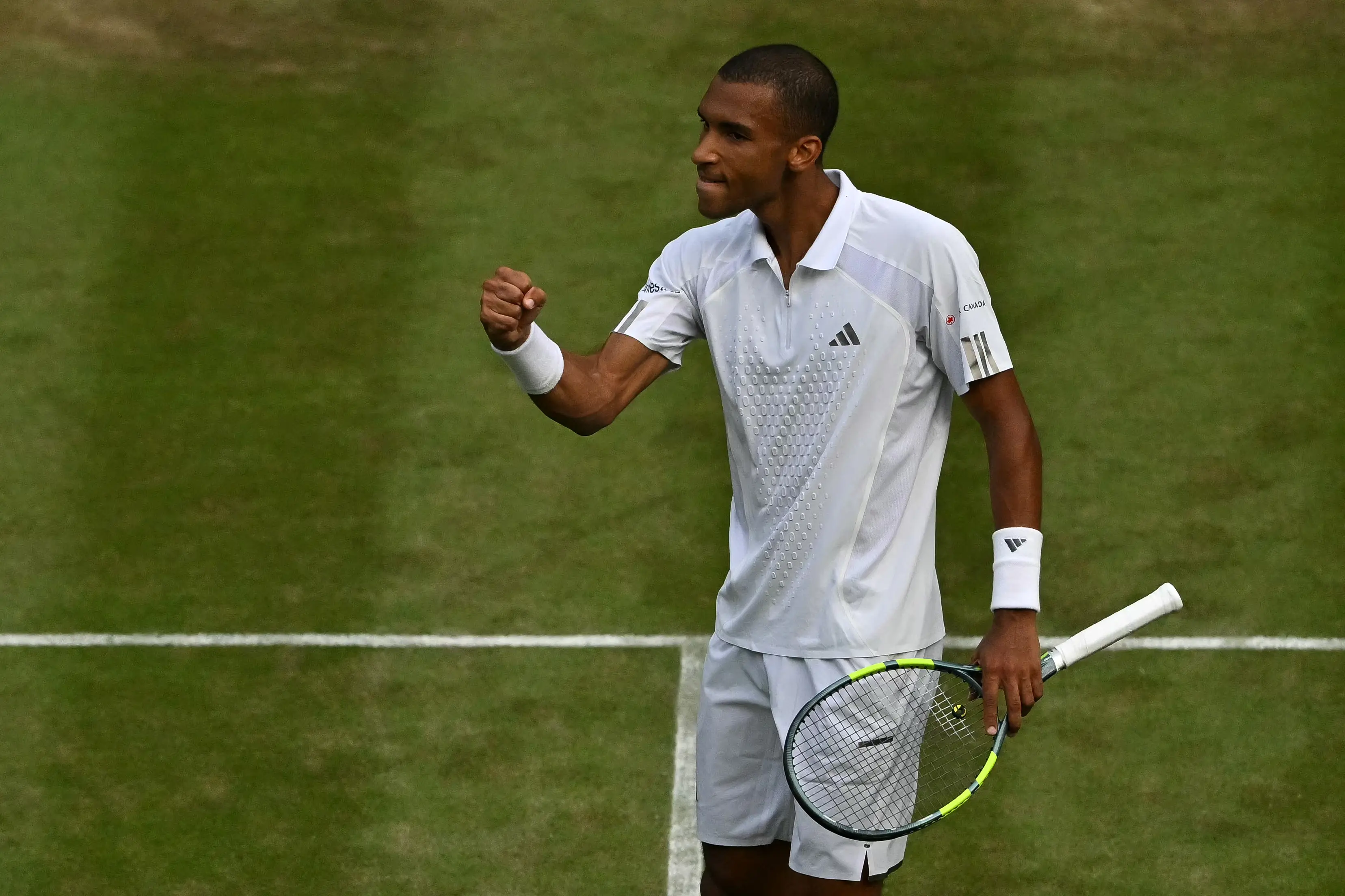 Auger-Aliassime vence Fokina e vai enfrentar Djokovic nas quartas de Wimbledon