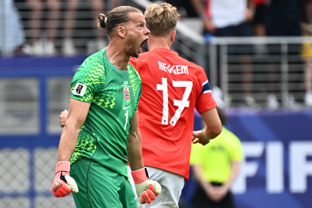 Lembra dele? Goleiro da Noruega retorna ao RB Leipzig após deixar o Sevilla