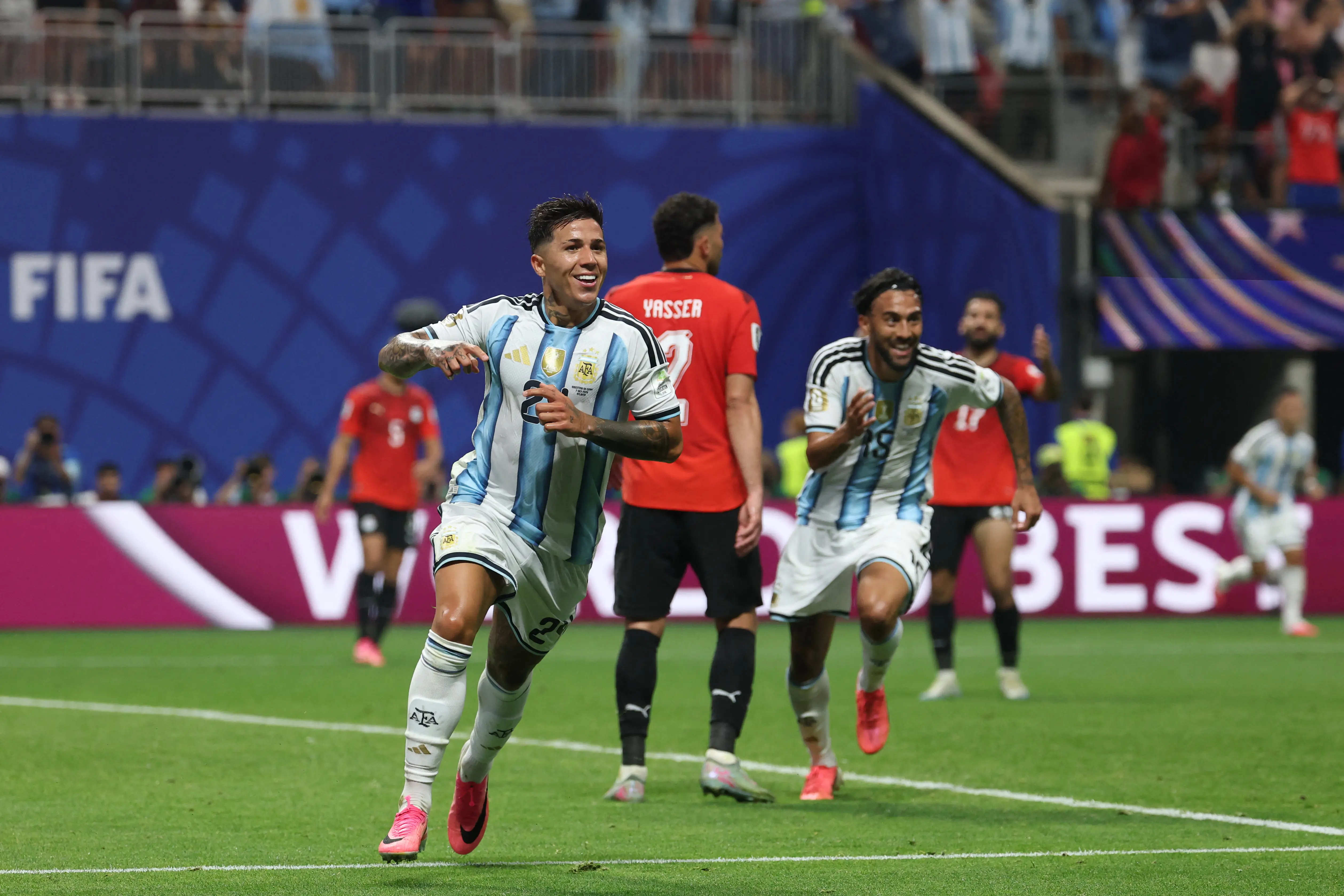 Viemos "para vencer a Copa novamente", diz Enzo Fernández após virada da Argentina sobre o Egito