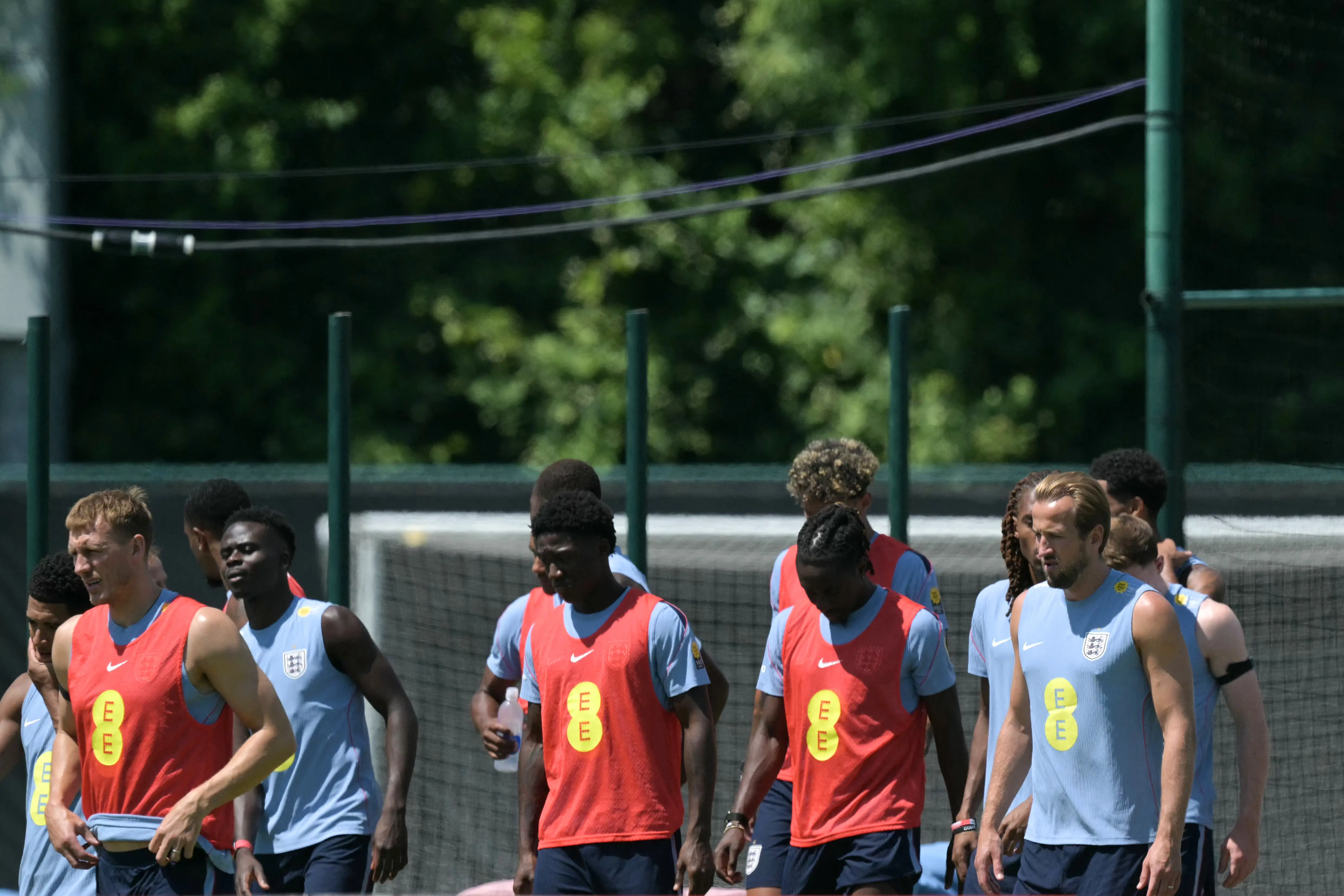 Rice, Guéhi e Reece James não participam do treino da Inglaterra a 3 dias do jogo contra a Noruega