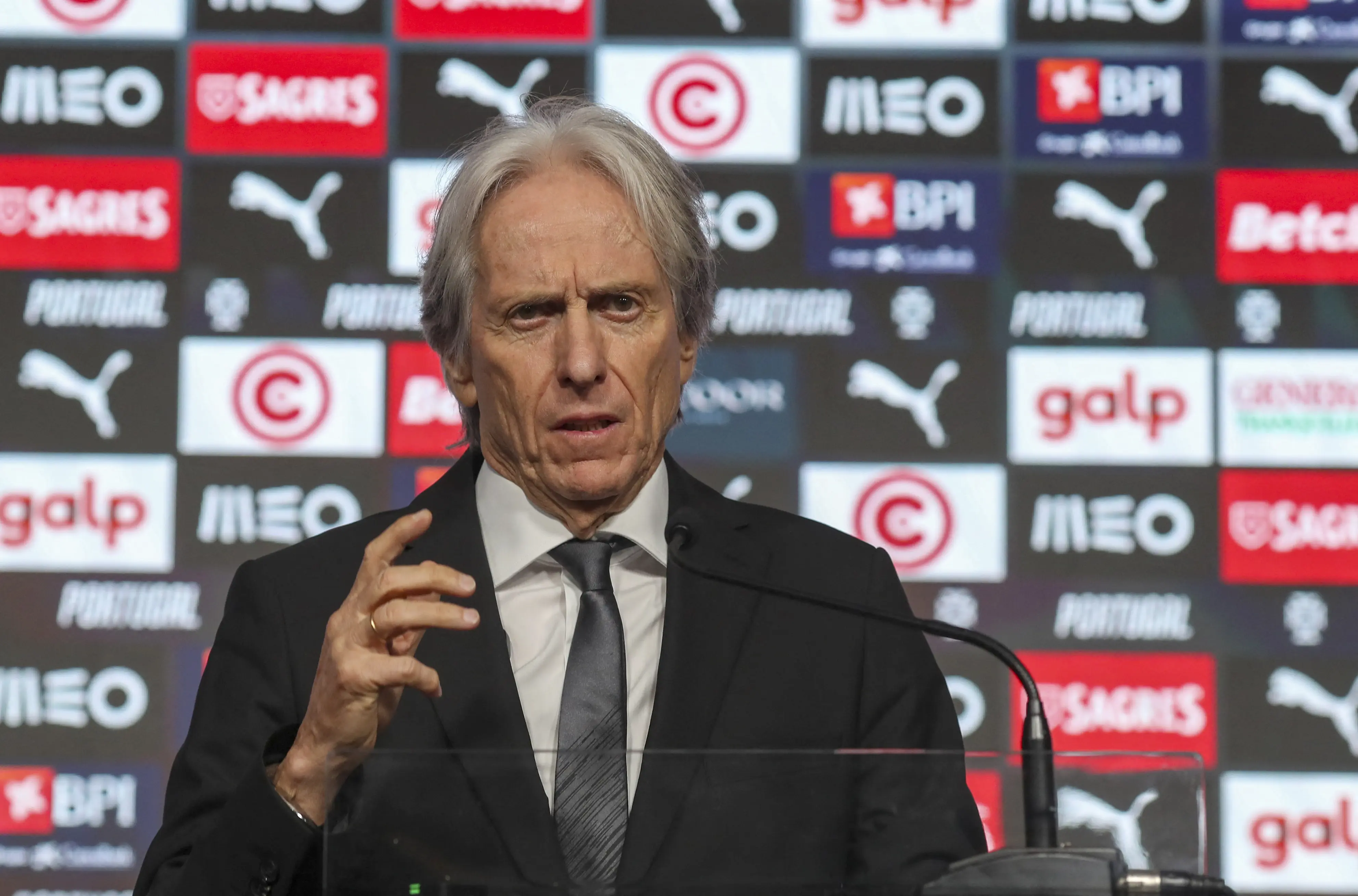 Cristiano Ronaldo "nunca será um problema" para Portugal, diz Jorge Jesus