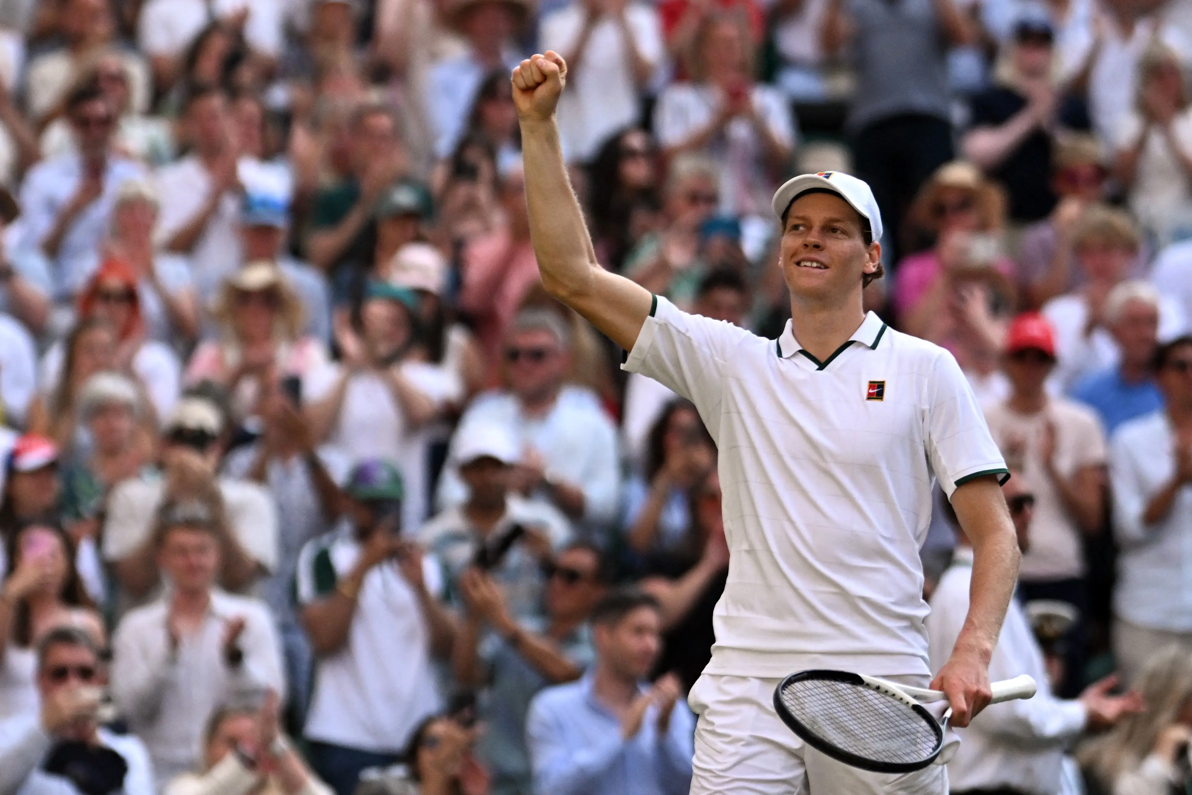 Sinner vence Djokovic e vai enfrentar Zverev na final de Wimbledon