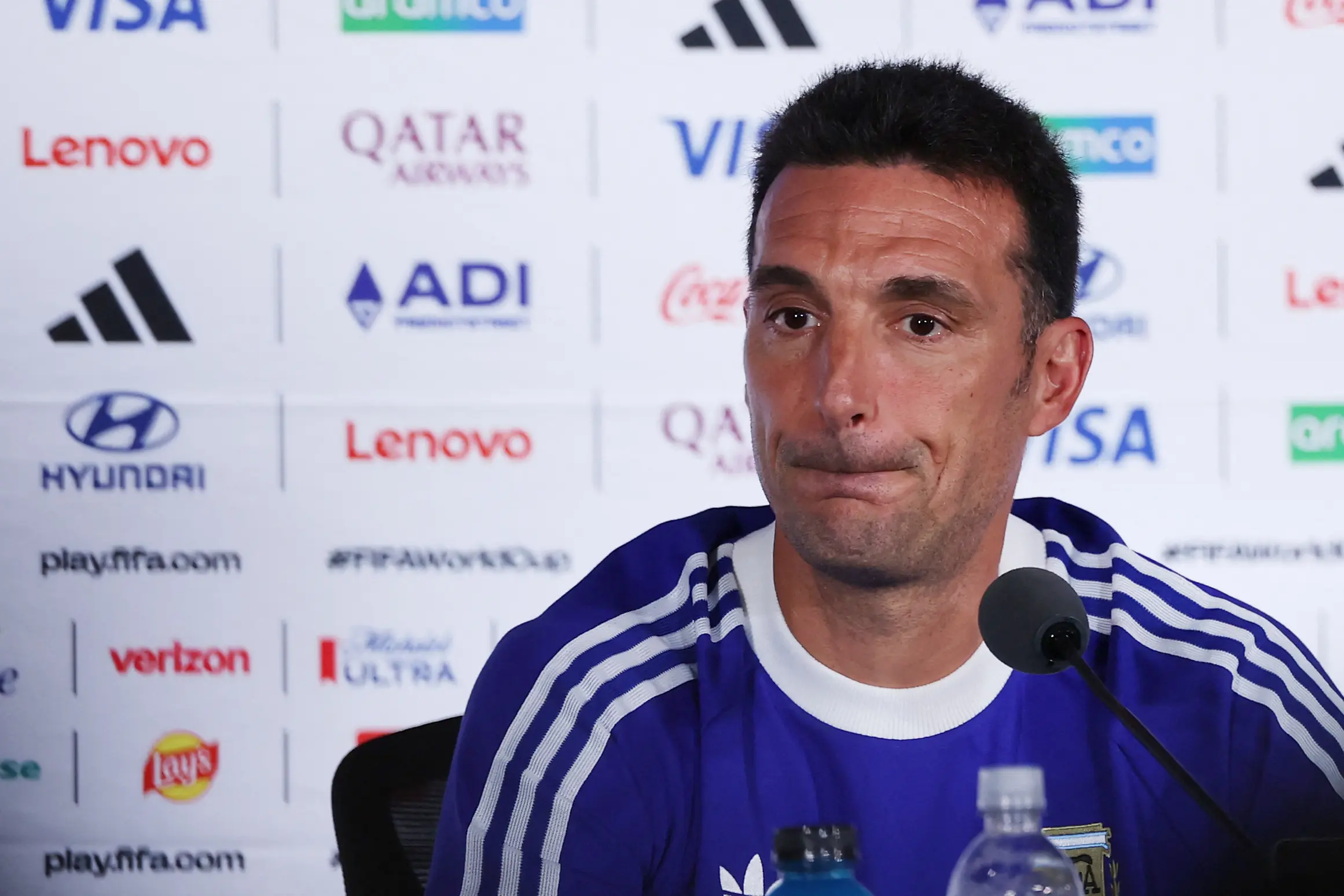 Scaloni pede para que não misturem semifinal Argentina-Inglaterra com Malvinas