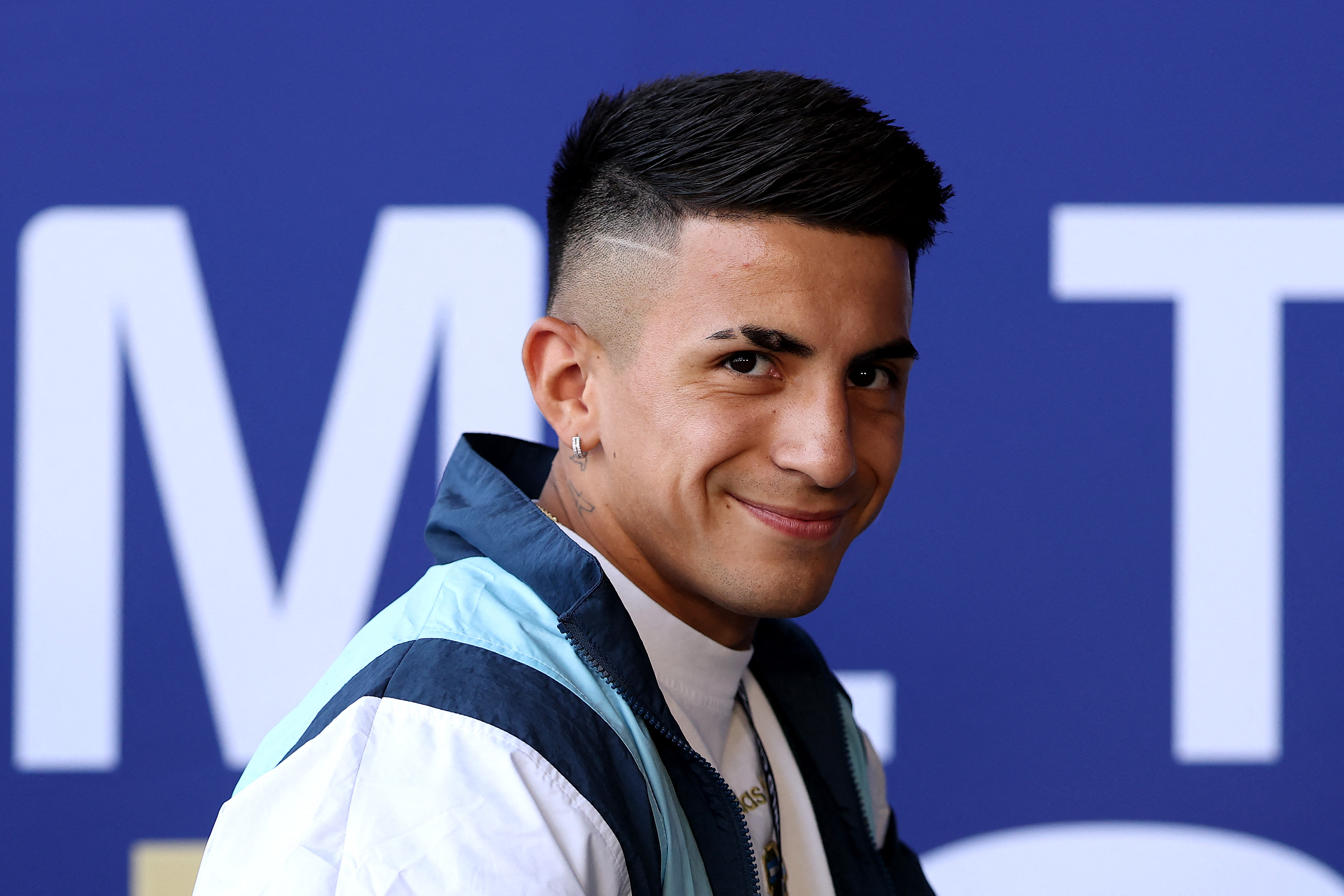 Almada “se afasta” de River Plate e fica perto do Fla; acerto depende do Atlético de Madrid