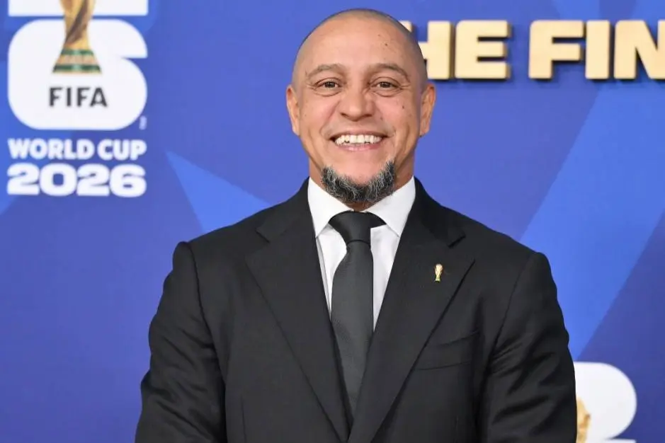 Roberto Carlos anuncia compra da SAF da Inter de Limeira ao lado de Ronaldo