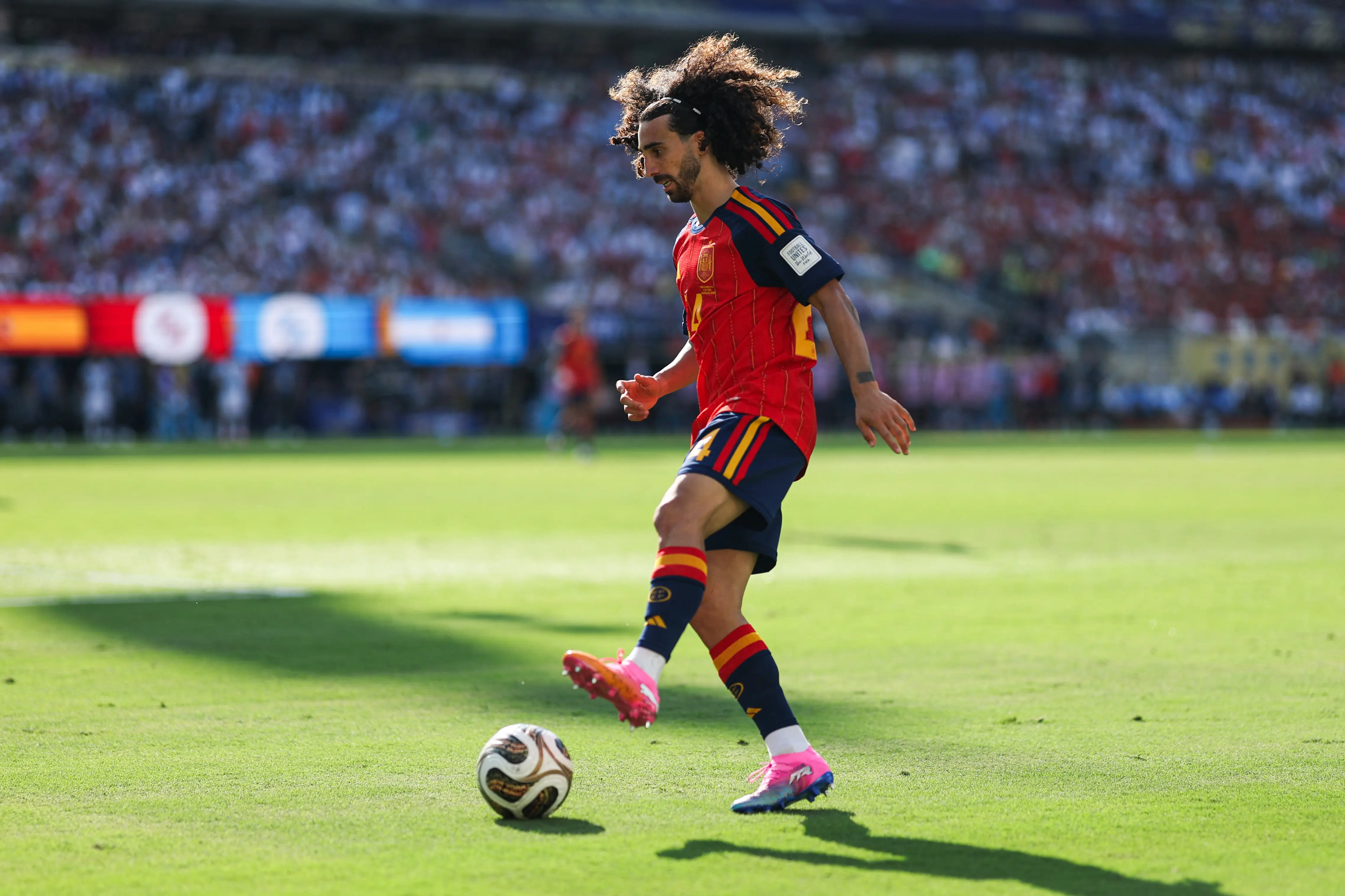 Cucurella destaca defesa 'incrível' da Espanha na Copa de 2026