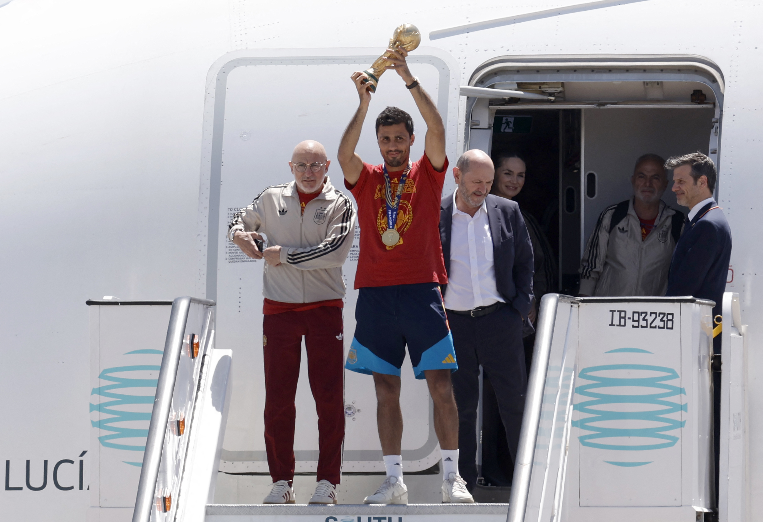 Espanha desembarca em Madri após conquista da Copa do Mundo