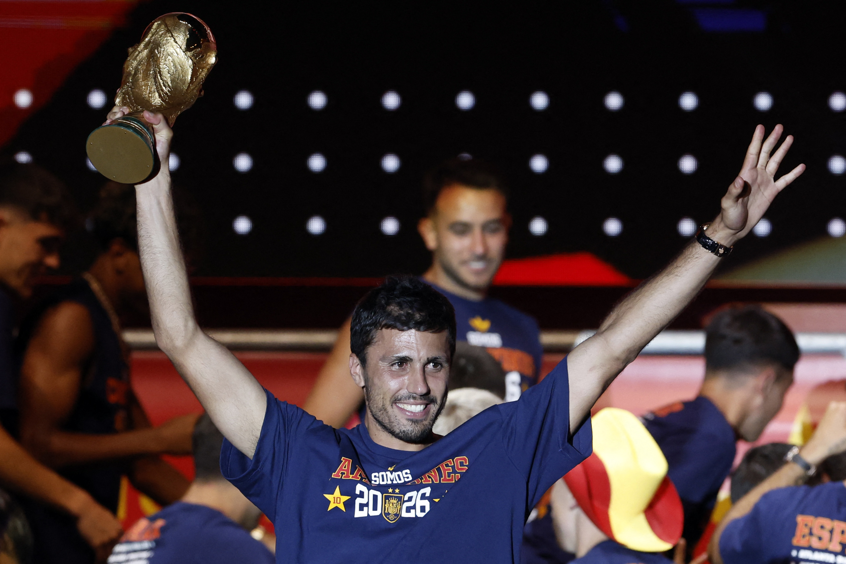Rodri inicia ‘breve período de reabilitação’ após cirurgia nas costas