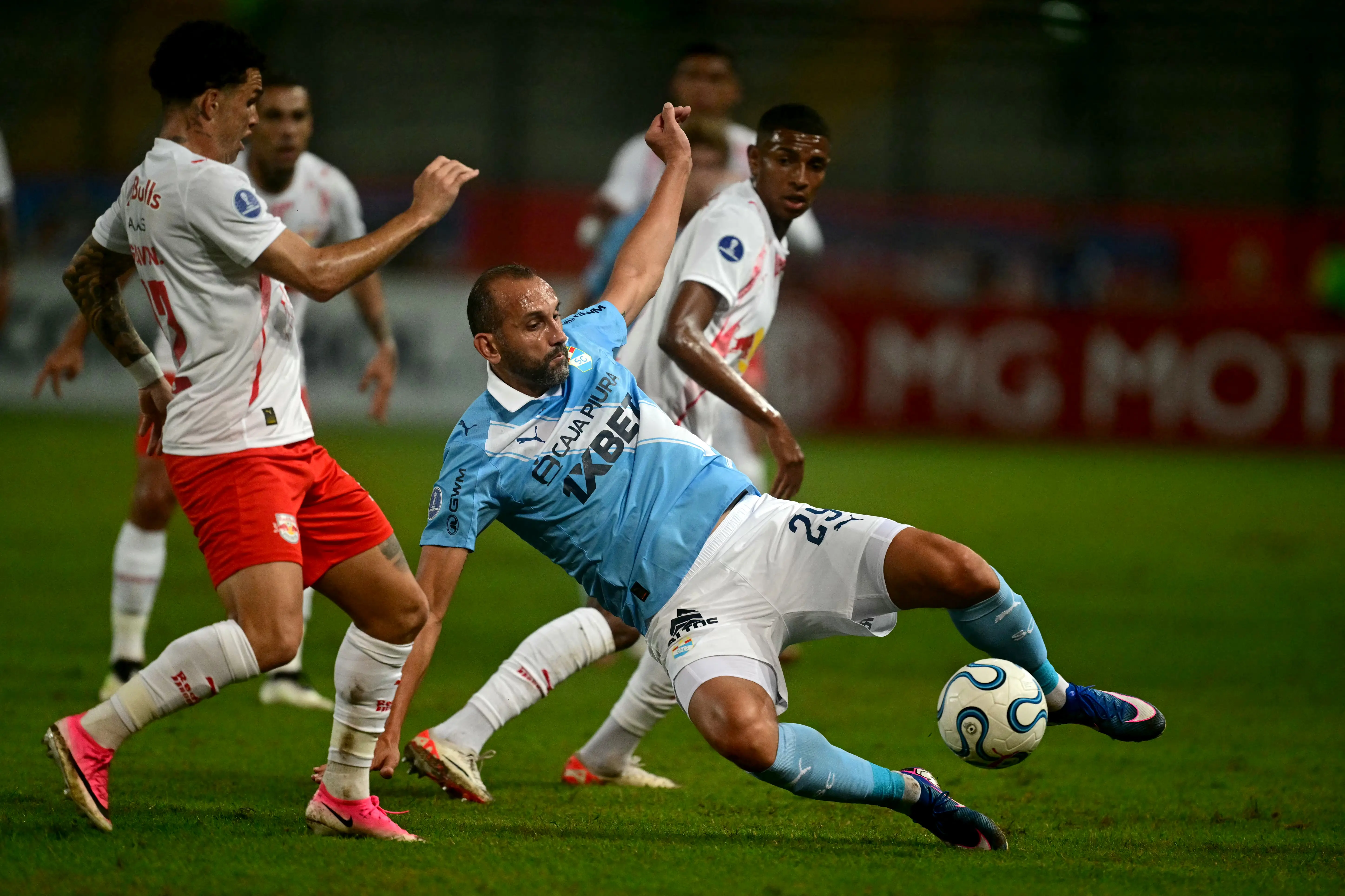 Bragantino empata com Sporting Cristal e leva definição por oitavas da Sul-Americana para Bragança
