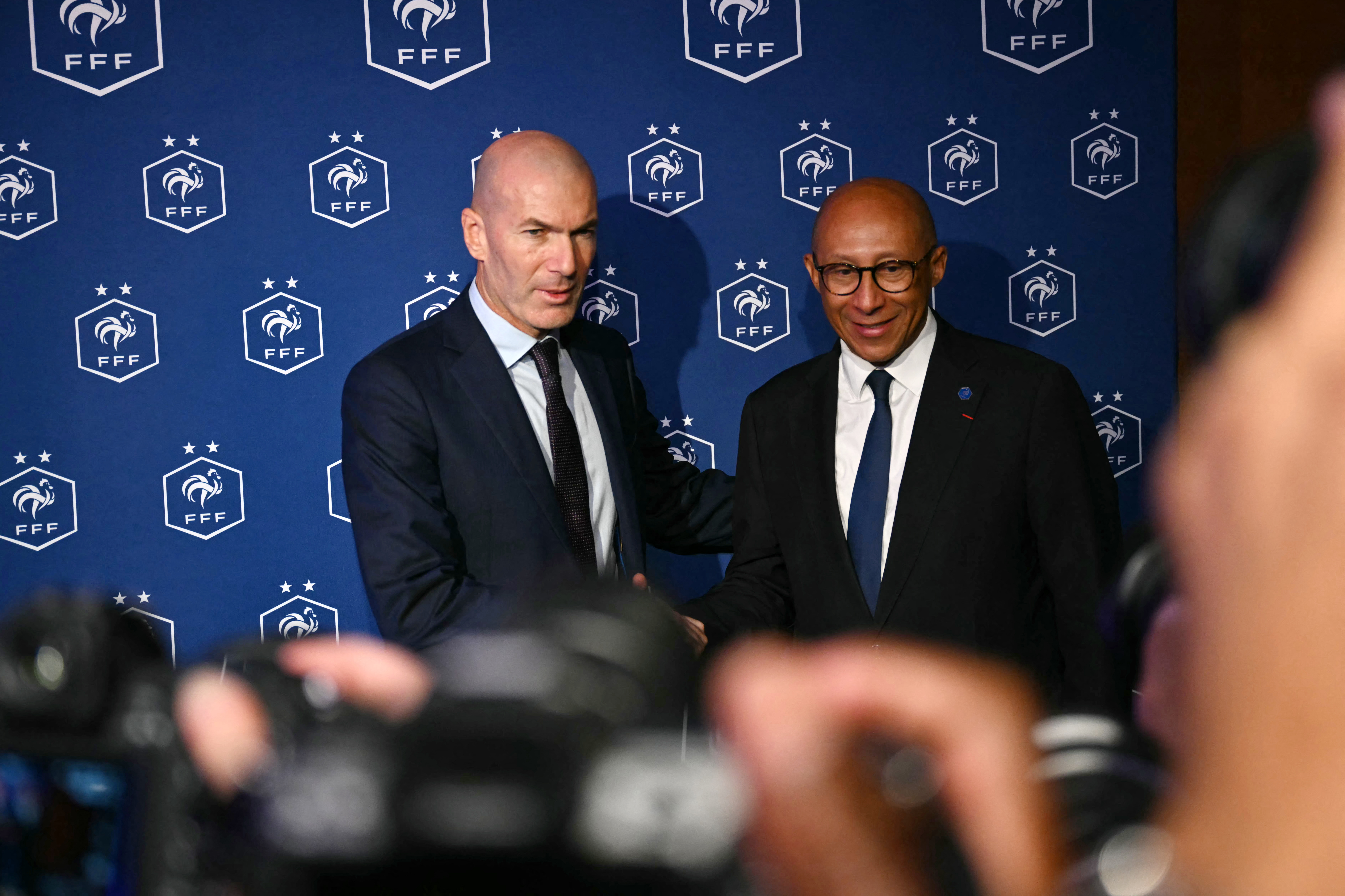 Zinédine Zidane é anunciado como técnico da França